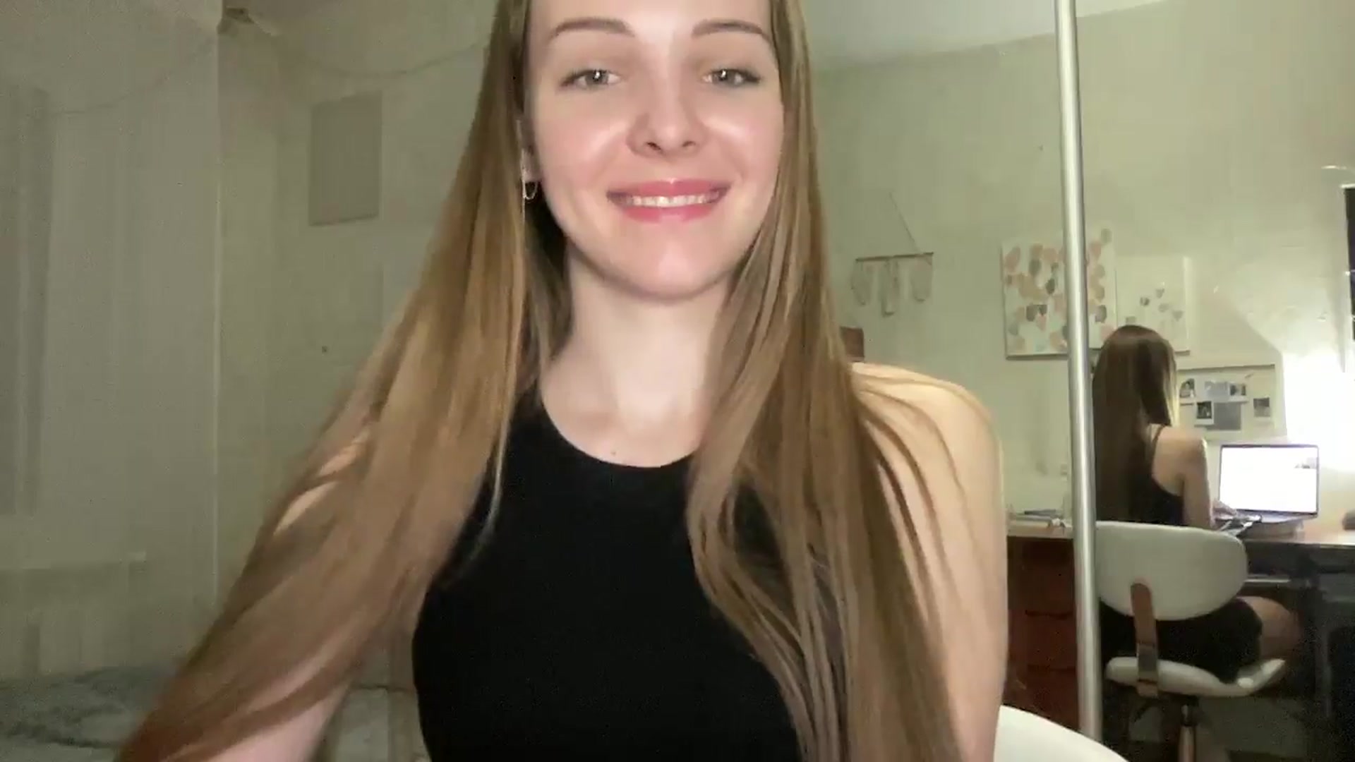 Gallery image thumbnail from FreyaPulse's myfreecams stream on, 04/23/2026, 19:34 image 4 of 20