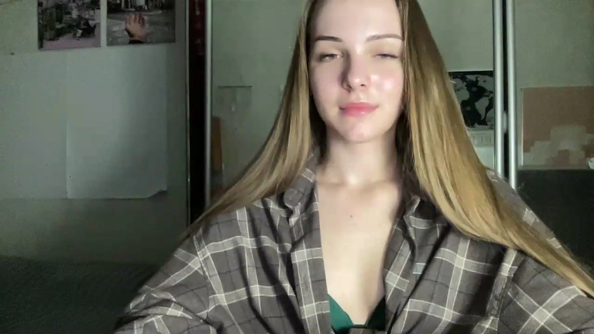 Gallery image thumbnail from FreyaPulse's myfreecams stream on, 05/27/2026, 18:38 image 17 of 20