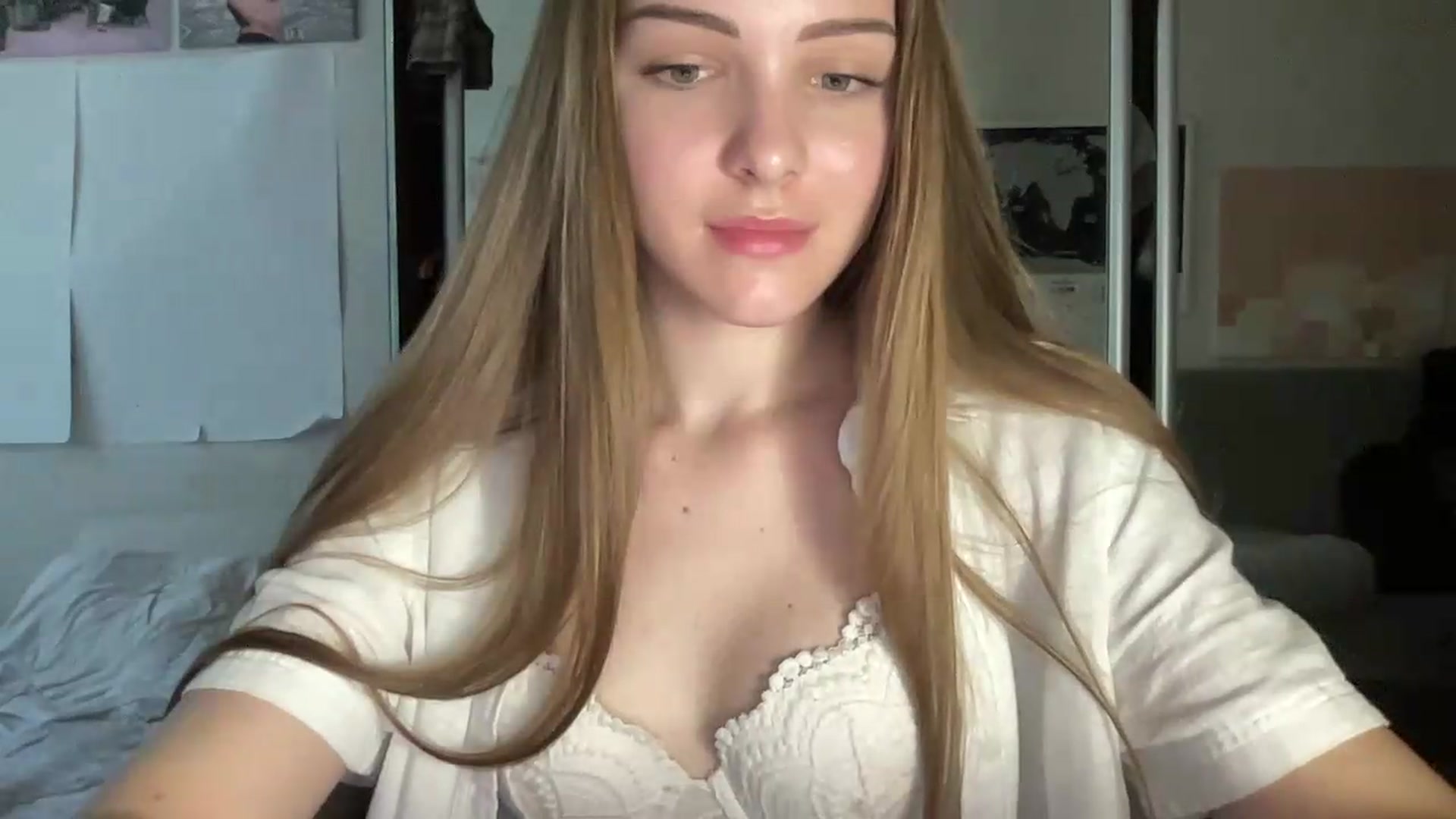 Gallery image thumbnail from FreyaPulse's myfreecams stream on, 06/19/2026, 17:24 image 17 of 20