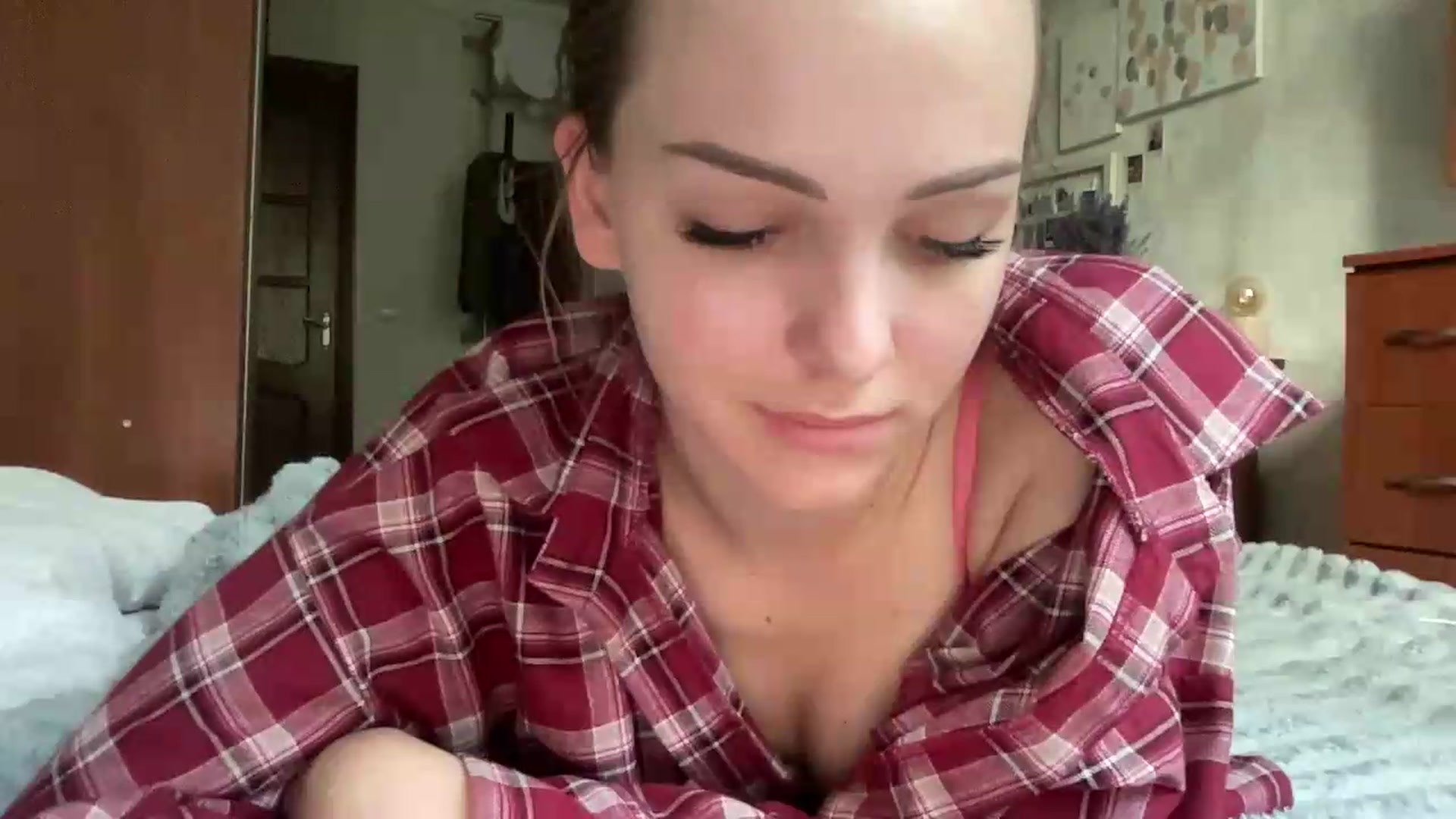 Gallery image thumbnail from FreyaPulse's myfreecams stream on, 06/26/2026, 16:42 image 9 of 20