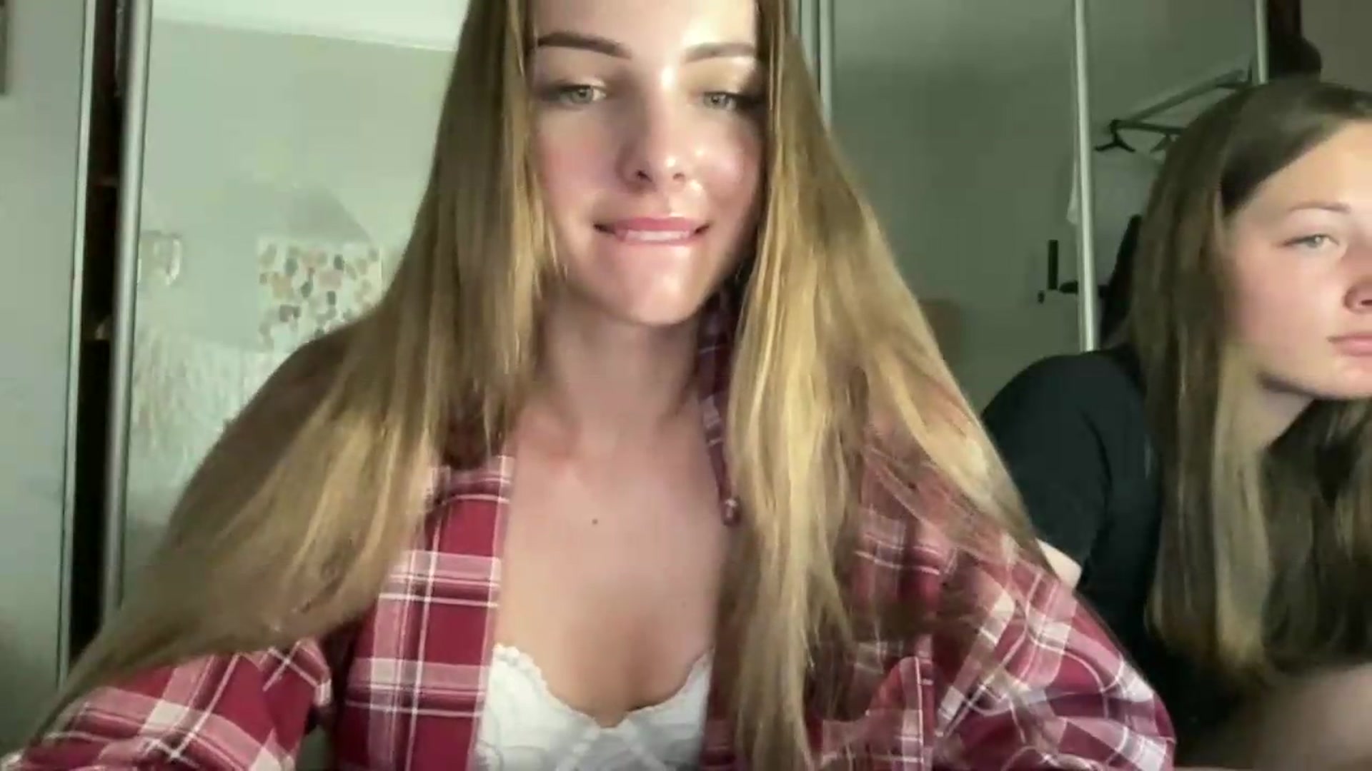 Gallery image thumbnail from FreyaPulse's myfreecams stream on, 07/08/2026, 17:39 image 6 of 20