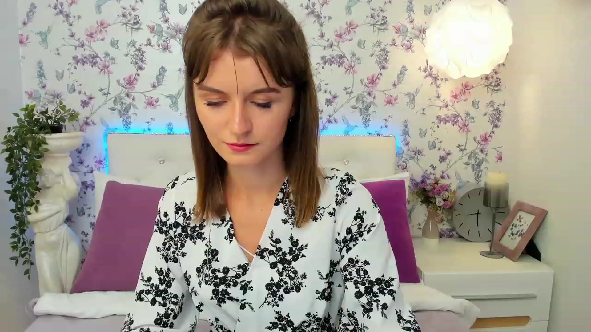 Gallery image thumbnail from FreyaSwann's myfreecams stream on, 08/15/2023, 18:02 image 7 of 20