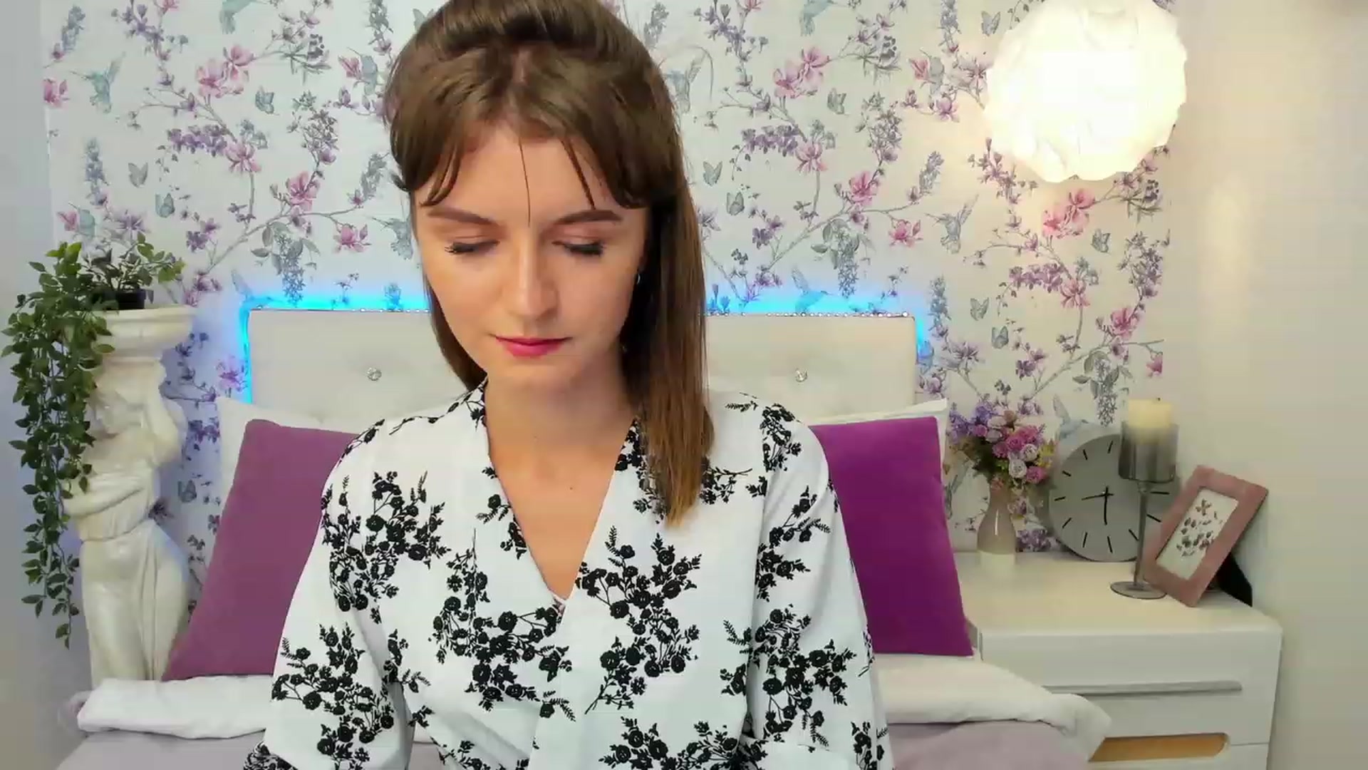 Gallery image thumbnail from FreyaSwann's myfreecams stream on, 08/15/2023, 18:02 image 11 of 20