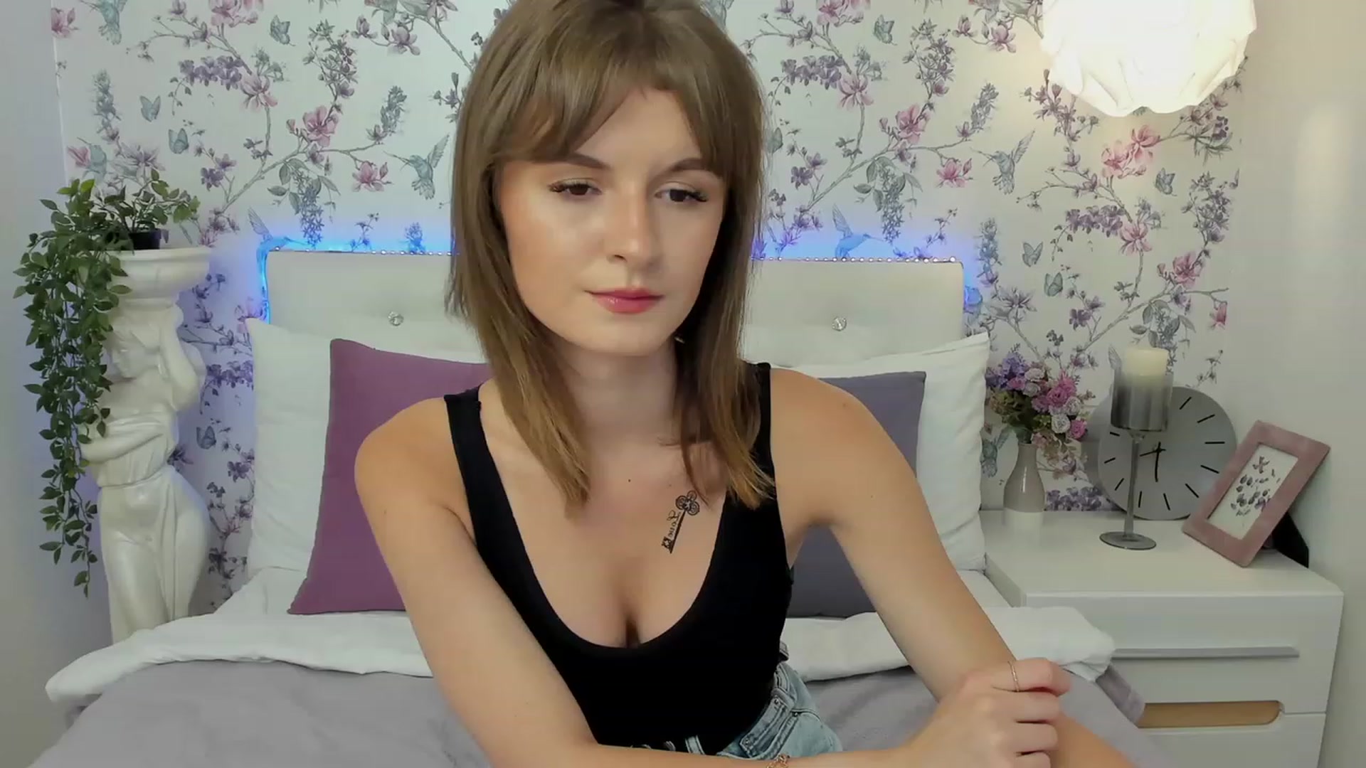 Gallery image thumbnail from FreyaSwann's myfreecams stream on, 08/16/2023, 14:12 image 11 of 20