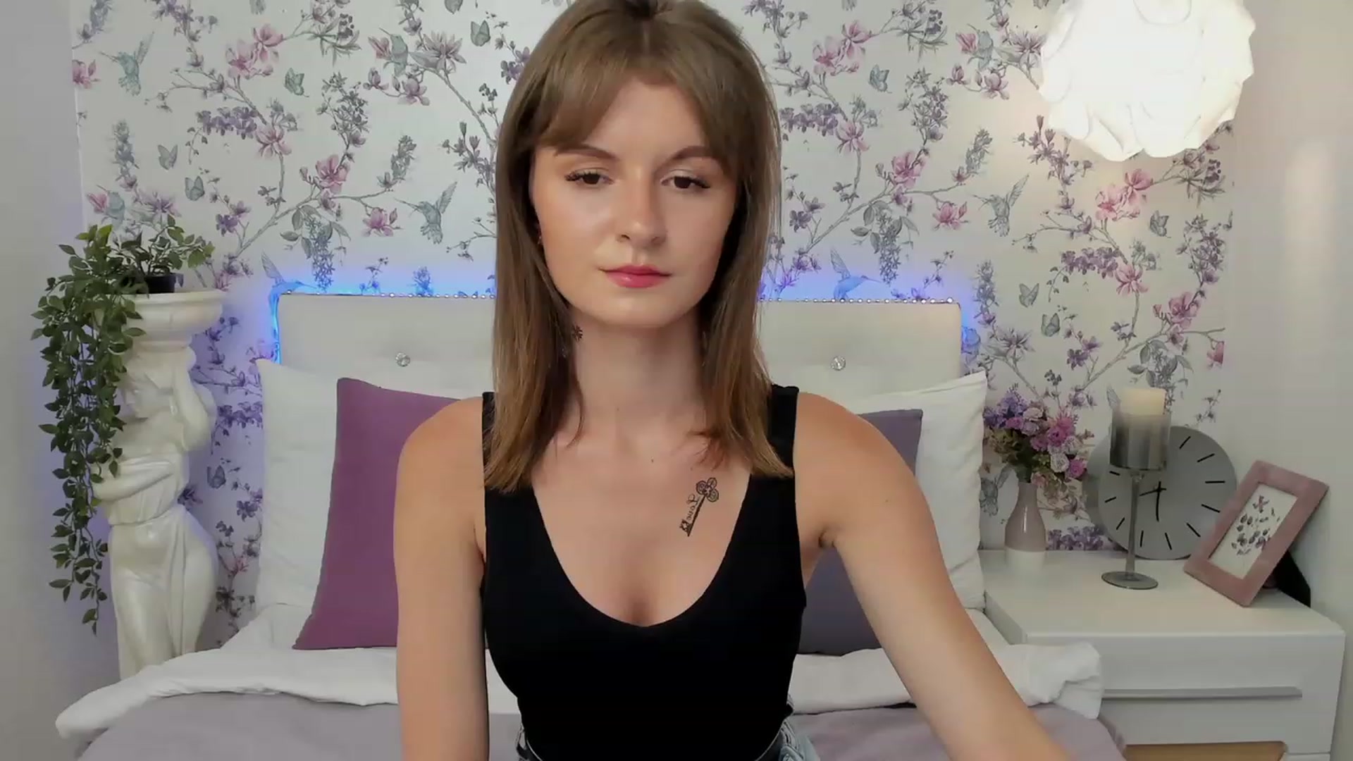 Gallery image thumbnail from FreyaSwann's myfreecams stream on, 08/16/2023, 18:23 image 18 of 20
