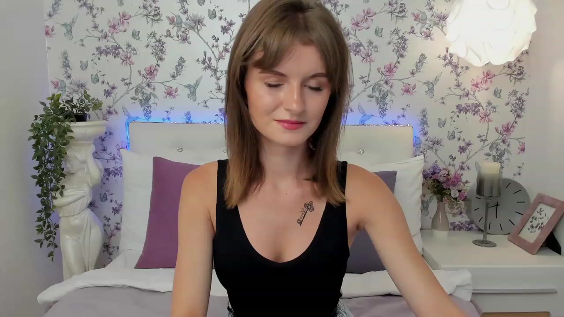 Gallery image thumbnail from FreyaSwann's myfreecams stream on, 08/16/2023, 18:23 image 5 of 20