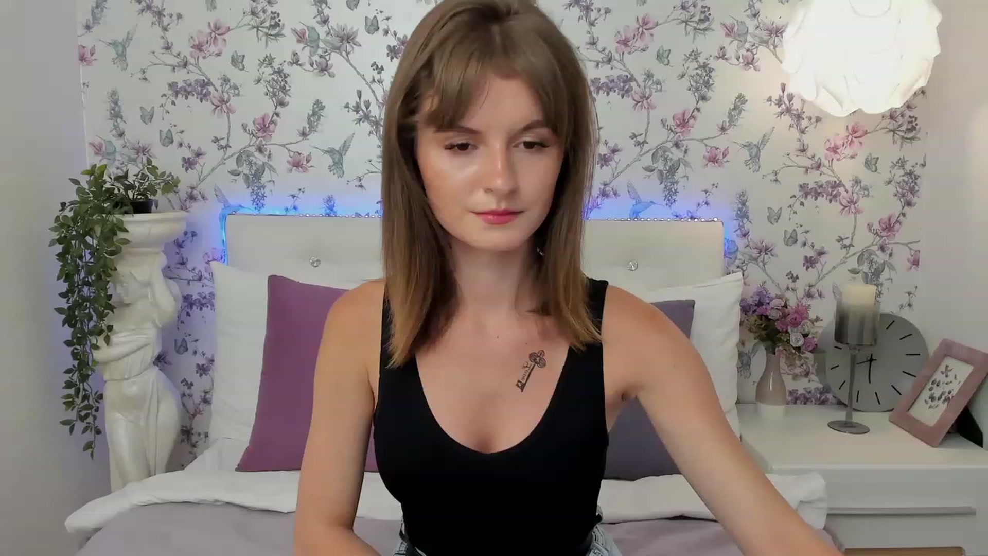 Gallery image thumbnail from FreyaSwann's myfreecams stream on, 08/16/2023, 18:23 image 9 of 20