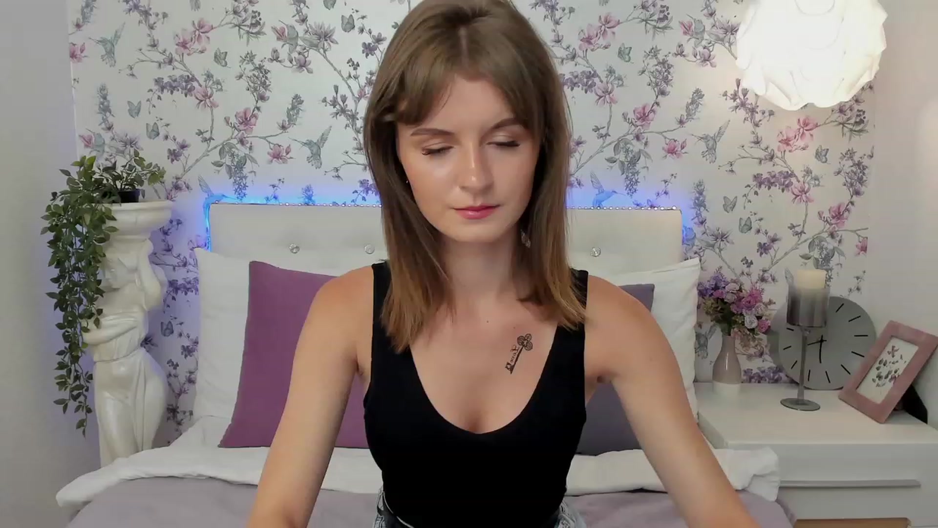 Gallery image thumbnail from FreyaSwann's myfreecams stream on, 08/16/2023, 18:23 image 3 of 20