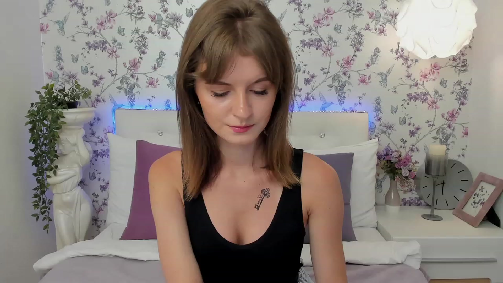 Gallery image thumbnail from FreyaSwann's myfreecams stream on, 08/16/2023, 18:23 image 8 of 20