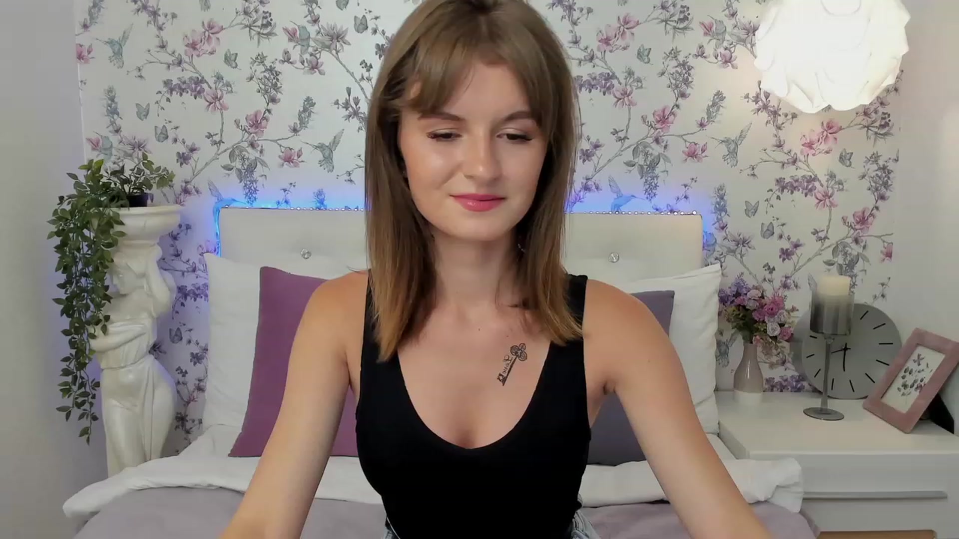 Gallery image thumbnail from FreyaSwann's myfreecams stream on, 08/16/2023, 18:23 image 7 of 20
