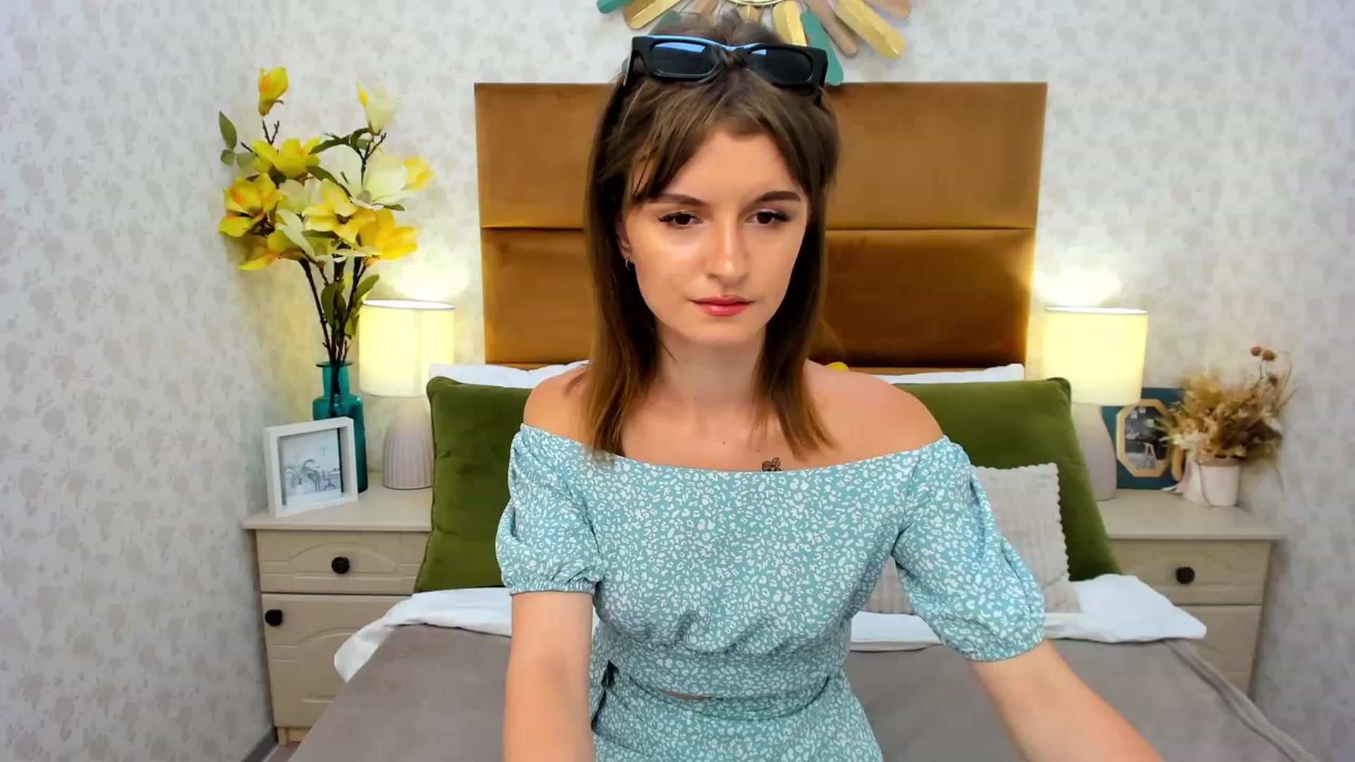 Gallery image thumbnail from FreyaSwann's myfreecams stream on, 08/17/2023, 12:50 image 19 of 20