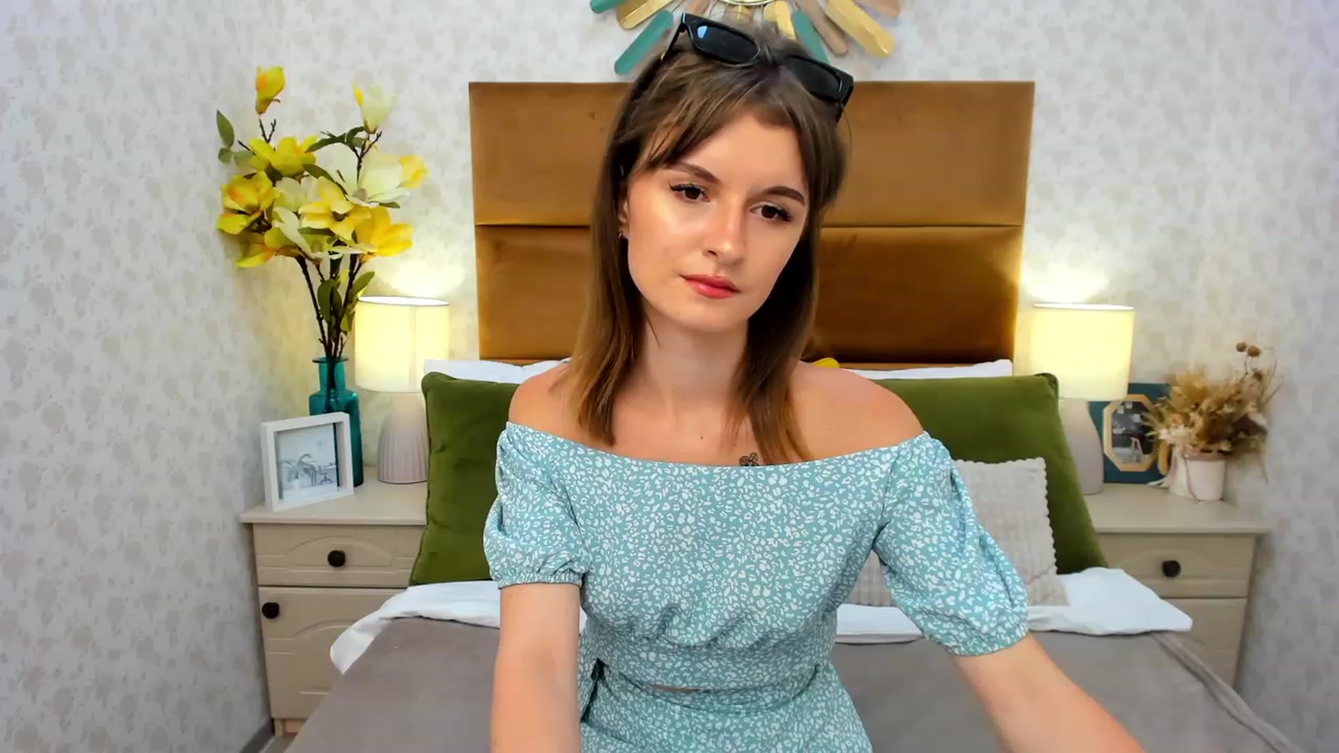 Gallery image thumbnail from FreyaSwann's myfreecams stream on, 08/17/2023, 12:50 image 18 of 20