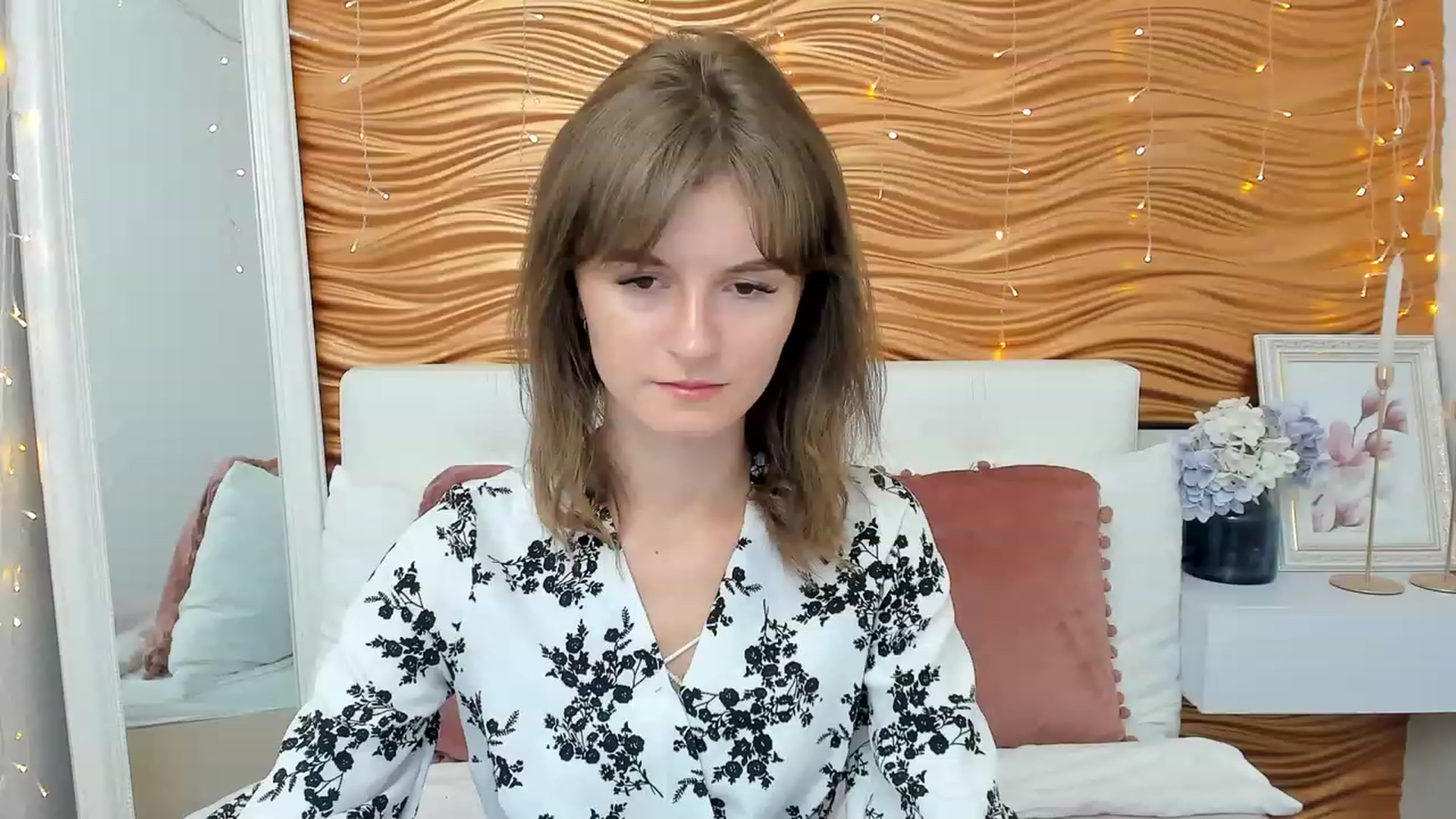 Gallery image thumbnail from FreyaSwann's myfreecams stream on, 08/20/2023, 11:52 image 5 of 20