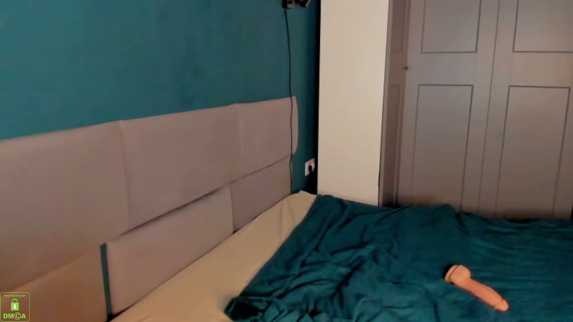 Gallery image thumbnail from Freya_love3's myfreecams stream on, 04/18/2023, 19:37 image 8 of 20