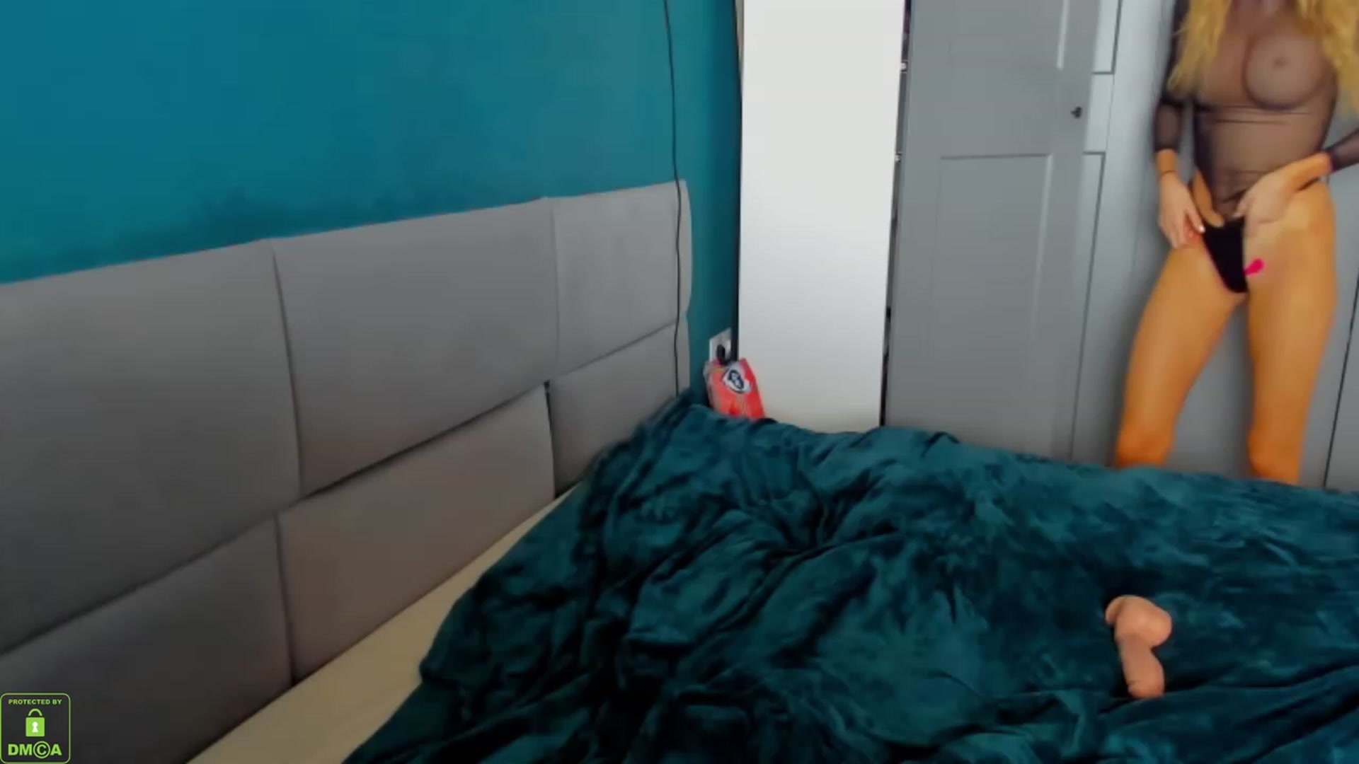 Gallery image thumbnail from Freya_love3's myfreecams stream on, 05/19/2023, 15:53 image 15 of 20