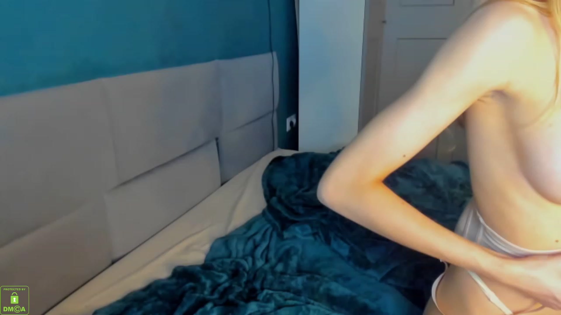 Gallery image thumbnail from Freya_love3's myfreecams stream on, 05/23/2023, 18:30 image 11 of 20