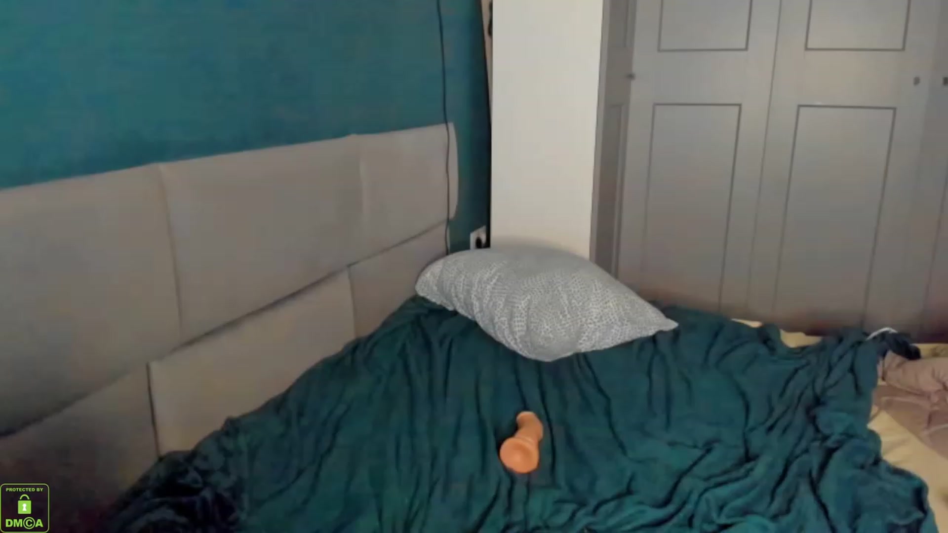 Gallery image thumbnail from Freya_love3's myfreecams stream on, 05/25/2023, 18:54 image 7 of 20