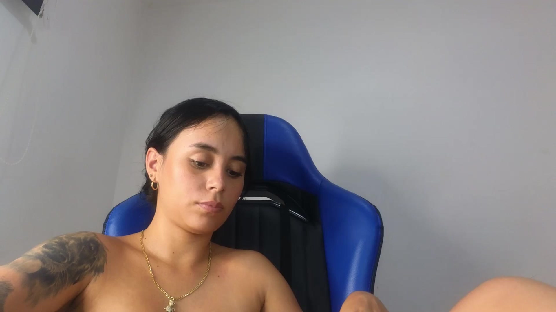 Gallery image thumbnail from Freyja_Sweet's myfreecams stream on, 07/23/2024, 06:36 image 17 of 20