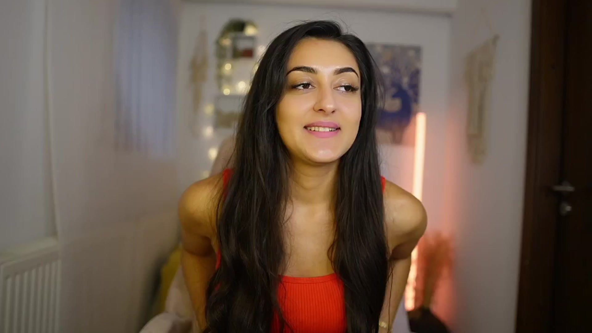 Gallery image thumbnail from Frida_Sante18's myfreecams stream on, 06/01/2024, 16:14 image 6 of 20