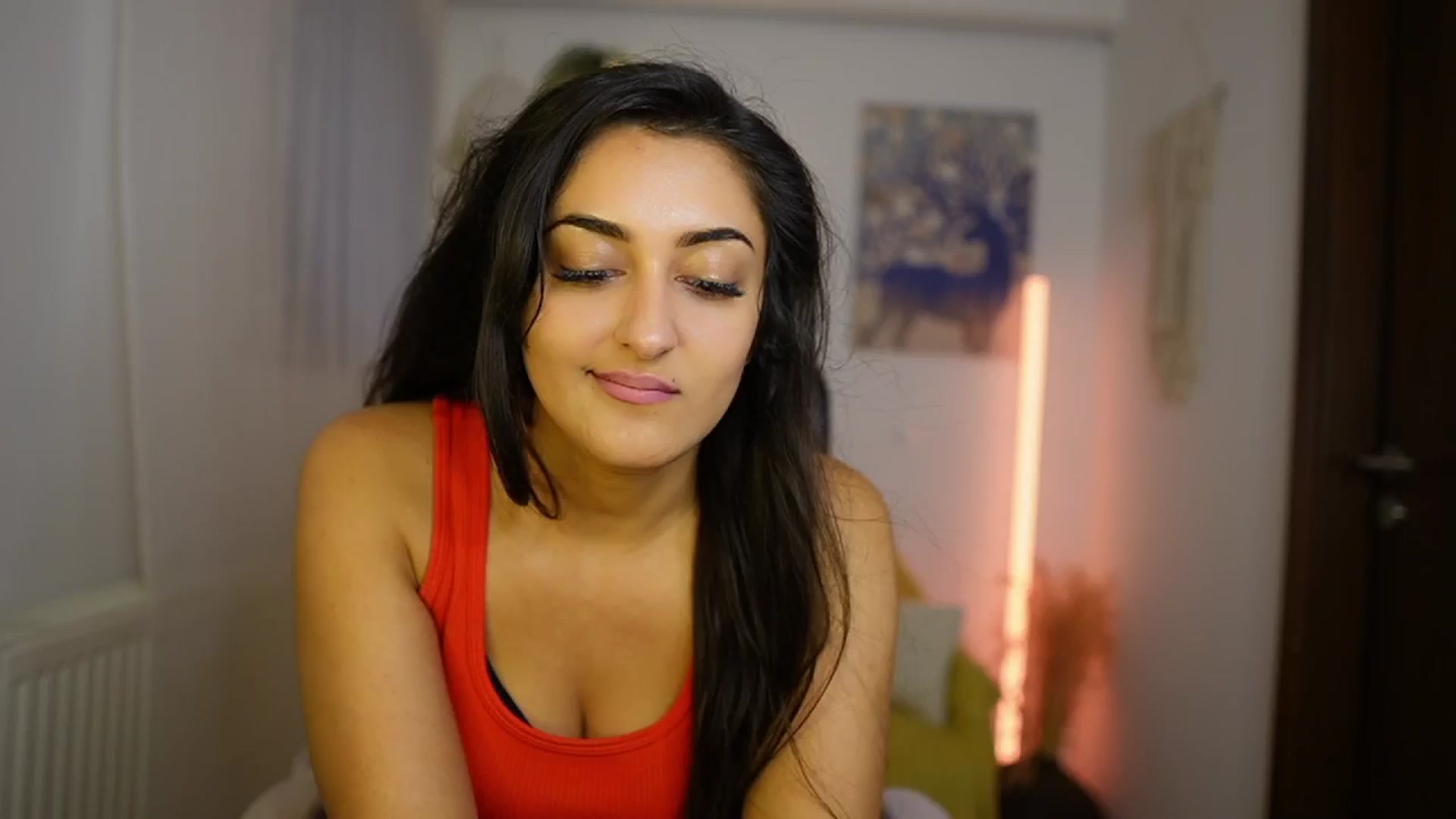 Gallery image thumbnail from Frida_Sante18's myfreecams stream on, 06/01/2024, 17:45 image 4 of 20