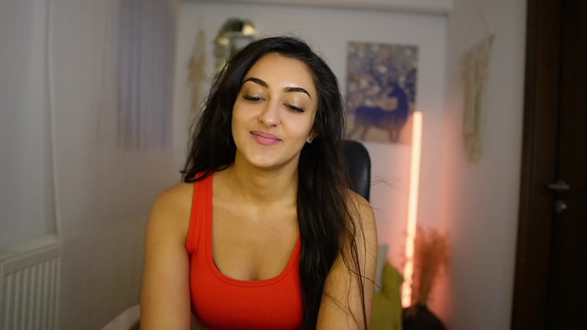 Gallery image thumbnail from Frida_Sante18's myfreecams stream on, 06/01/2024, 17:45 image 7 of 20