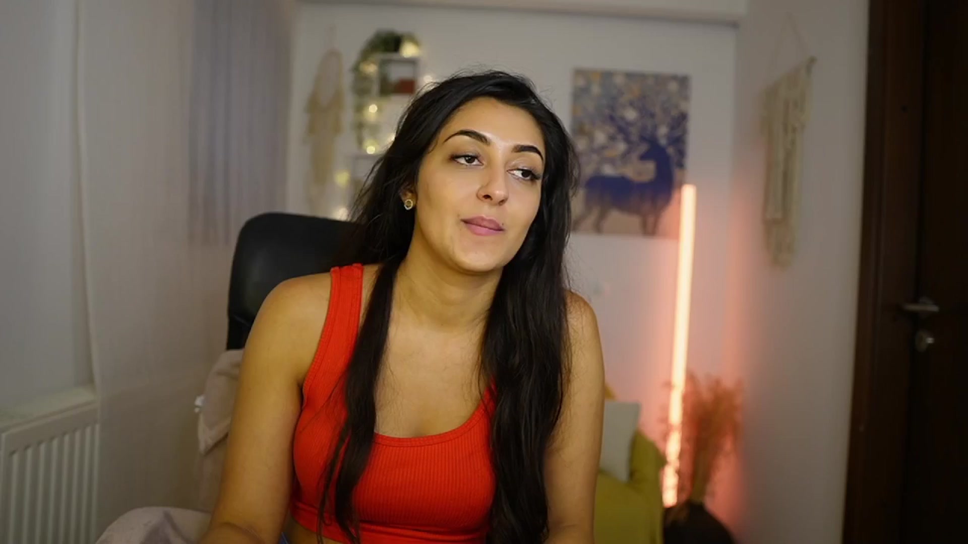 Gallery image thumbnail from Frida_Sante18's myfreecams stream on, 06/01/2024, 17:45 image 19 of 20