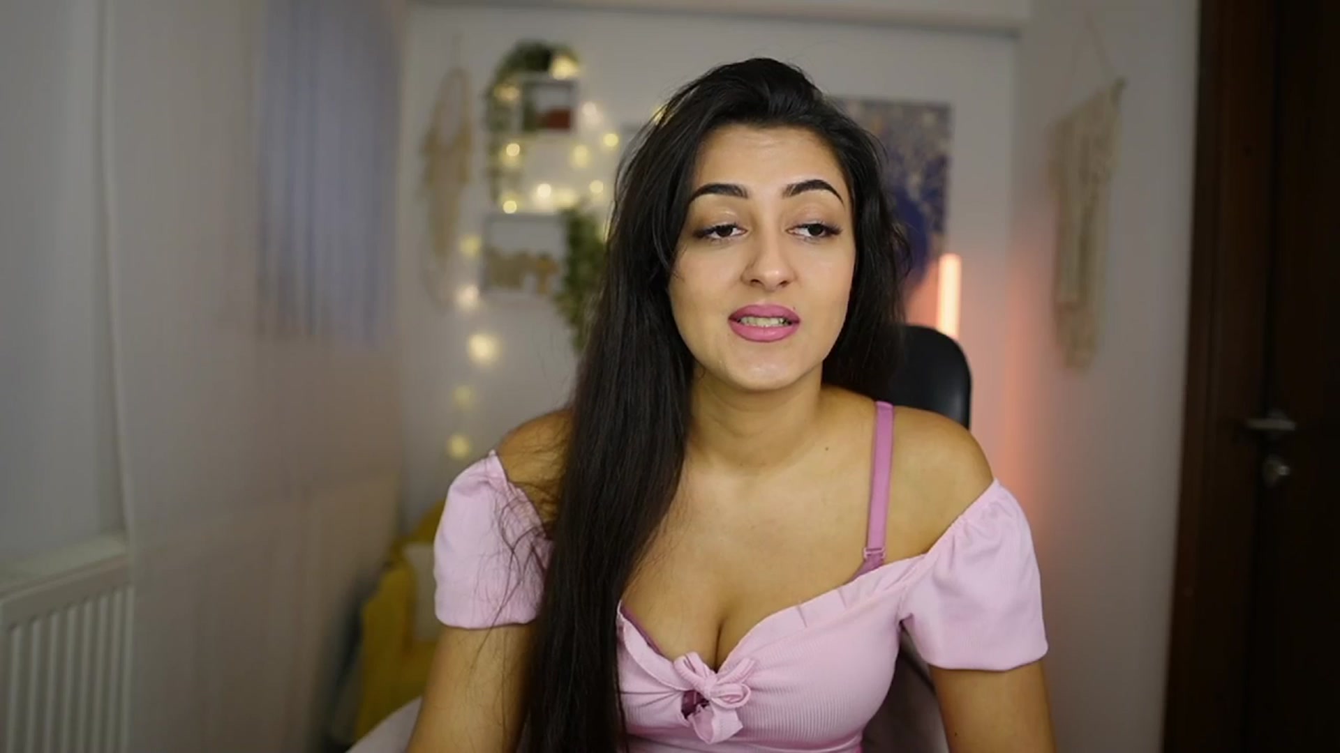 Gallery image thumbnail from Frida_Sante18's myfreecams stream on, 06/02/2024, 13:14 image 14 of 20