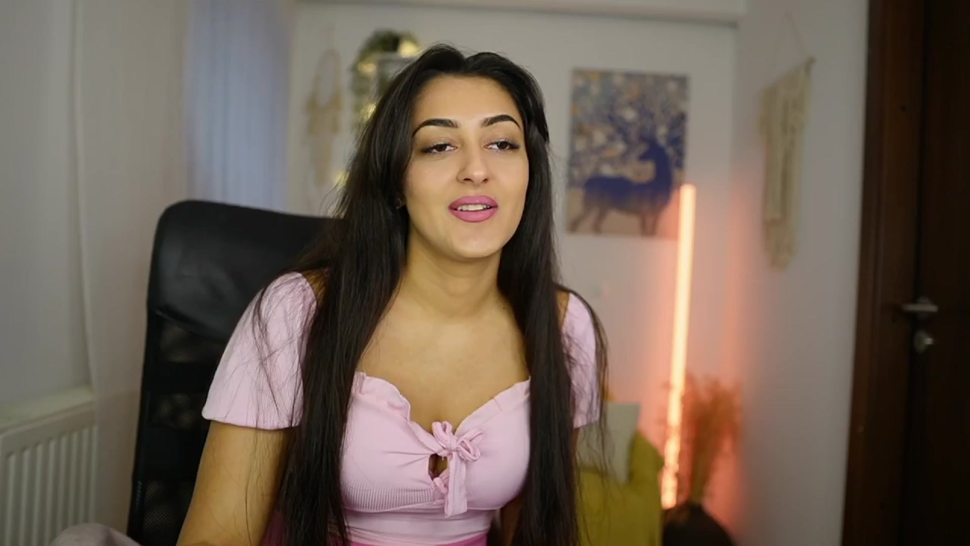 Gallery image thumbnail from Frida_Sante18's myfreecams stream on, 06/02/2024, 14:07 image 1 of 20