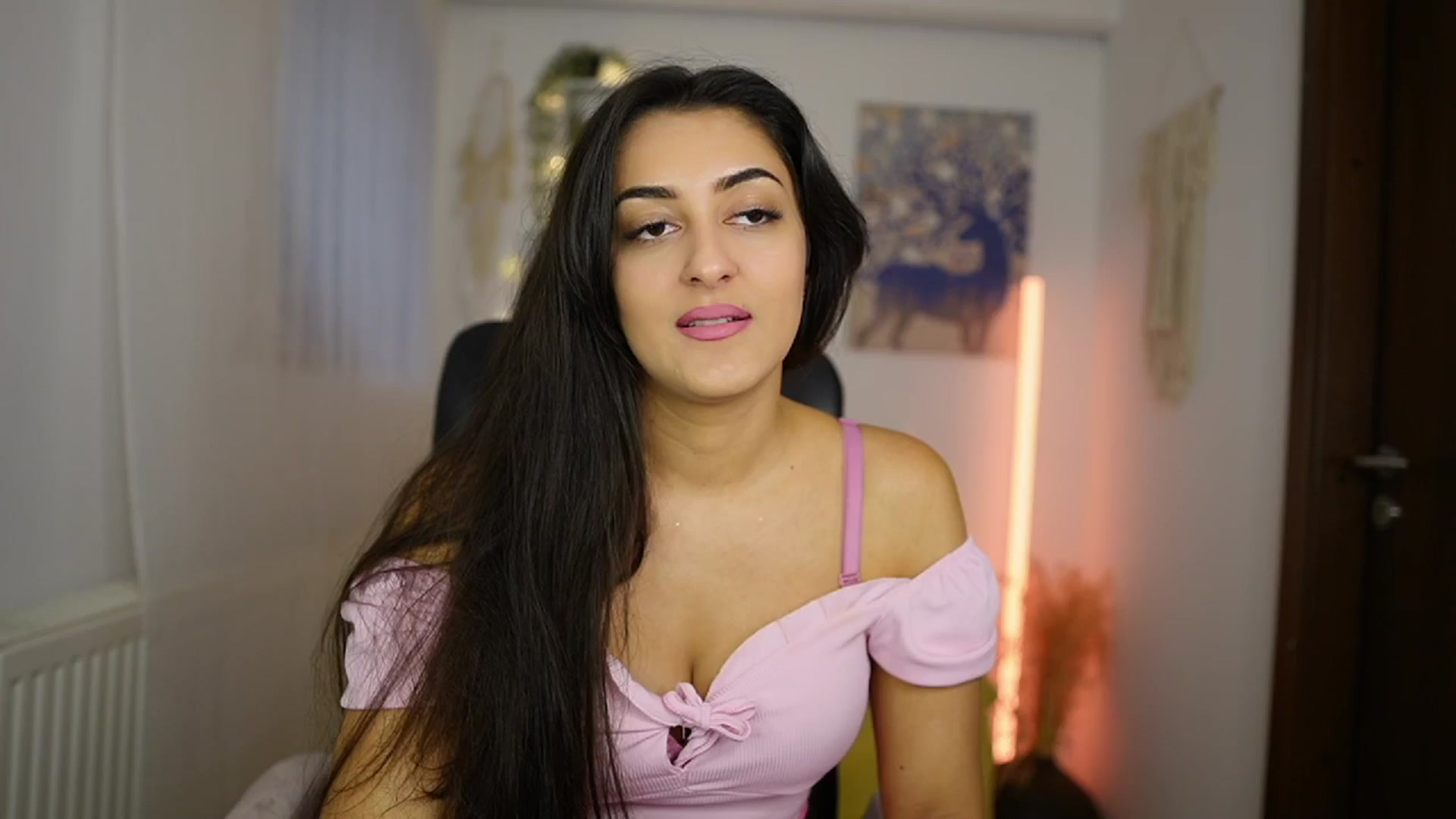Gallery image thumbnail from Frida_Sante18's myfreecams stream on, 06/02/2024, 14:07 image 17 of 20