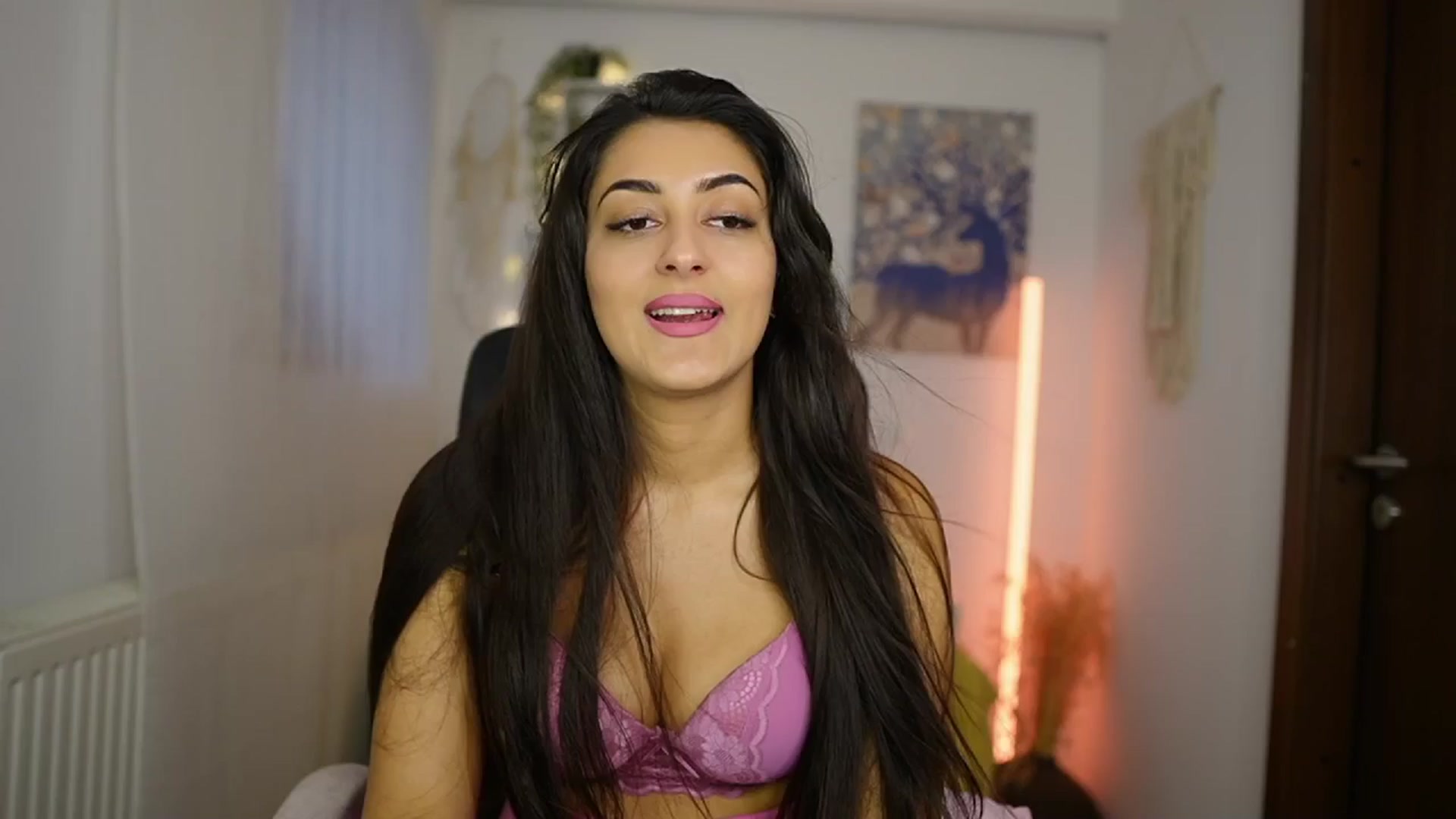 Gallery image thumbnail from Frida_Sante18's myfreecams stream on, 06/02/2024, 15:03 image 12 of 20