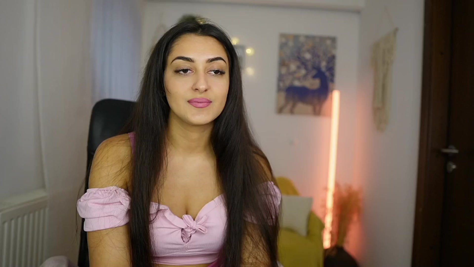 Gallery image thumbnail from Frida_Sante18's myfreecams stream on, 06/02/2024, 16:49 image 4 of 20
