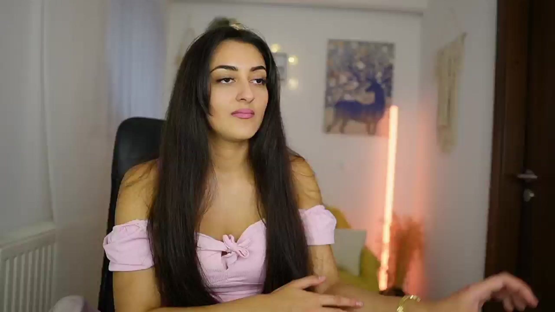 Gallery image thumbnail from Frida_Sante18's myfreecams stream on, 06/02/2024, 16:49 image 9 of 20