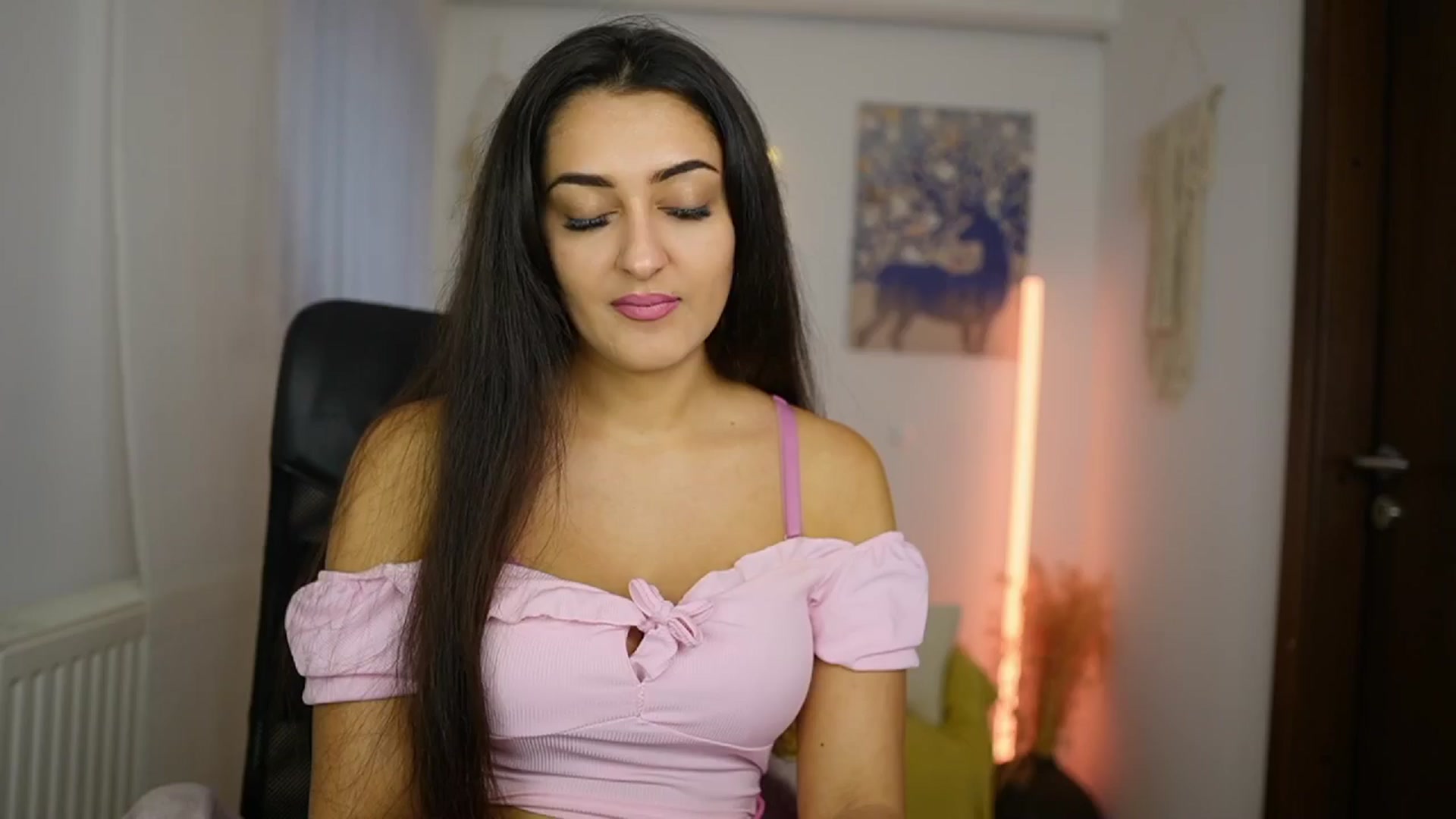 Gallery image thumbnail from Frida_Sante18's myfreecams stream on, 06/02/2024, 16:49 image 3 of 20