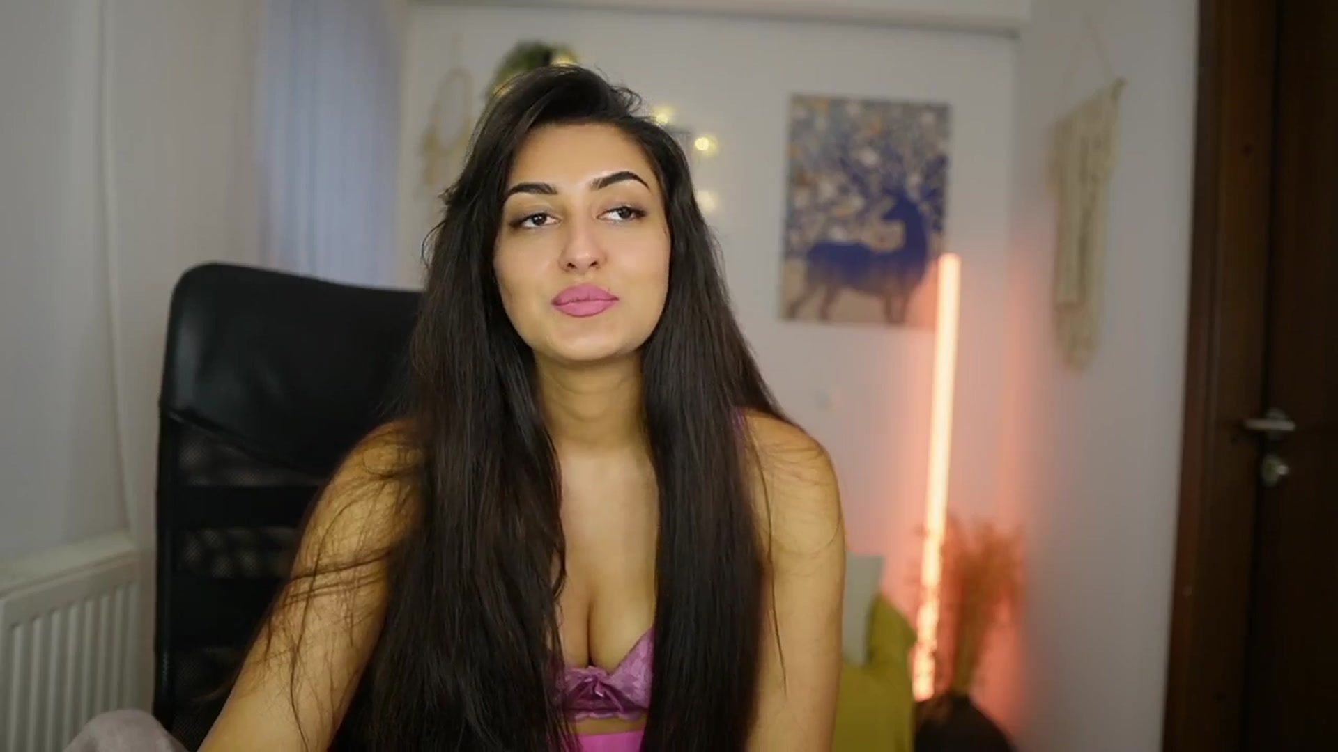 Gallery image thumbnail from Frida_Sante18's myfreecams stream on, 06/02/2024, 16:49 image 16 of 20