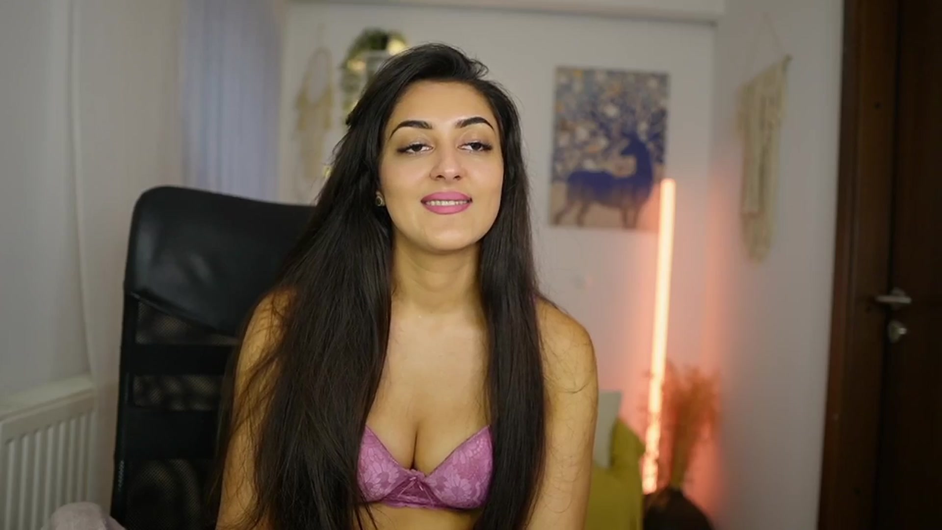 Gallery image thumbnail from Frida_Sante18's myfreecams stream on, 06/02/2024, 16:49 image 18 of 20