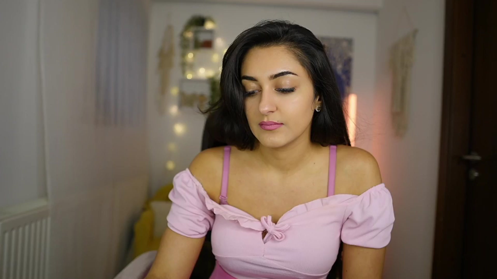 Gallery image thumbnail from Frida_Sante18's myfreecams stream on, 06/02/2024, 18:05 image 18 of 20