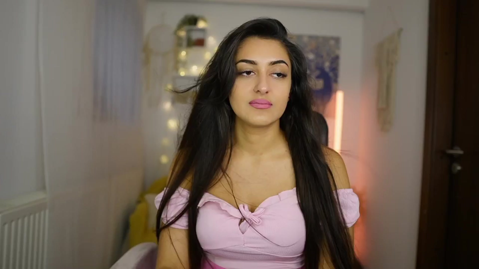 Gallery image thumbnail from Frida_Sante18's myfreecams stream on, 06/02/2024, 18:05 image 13 of 20