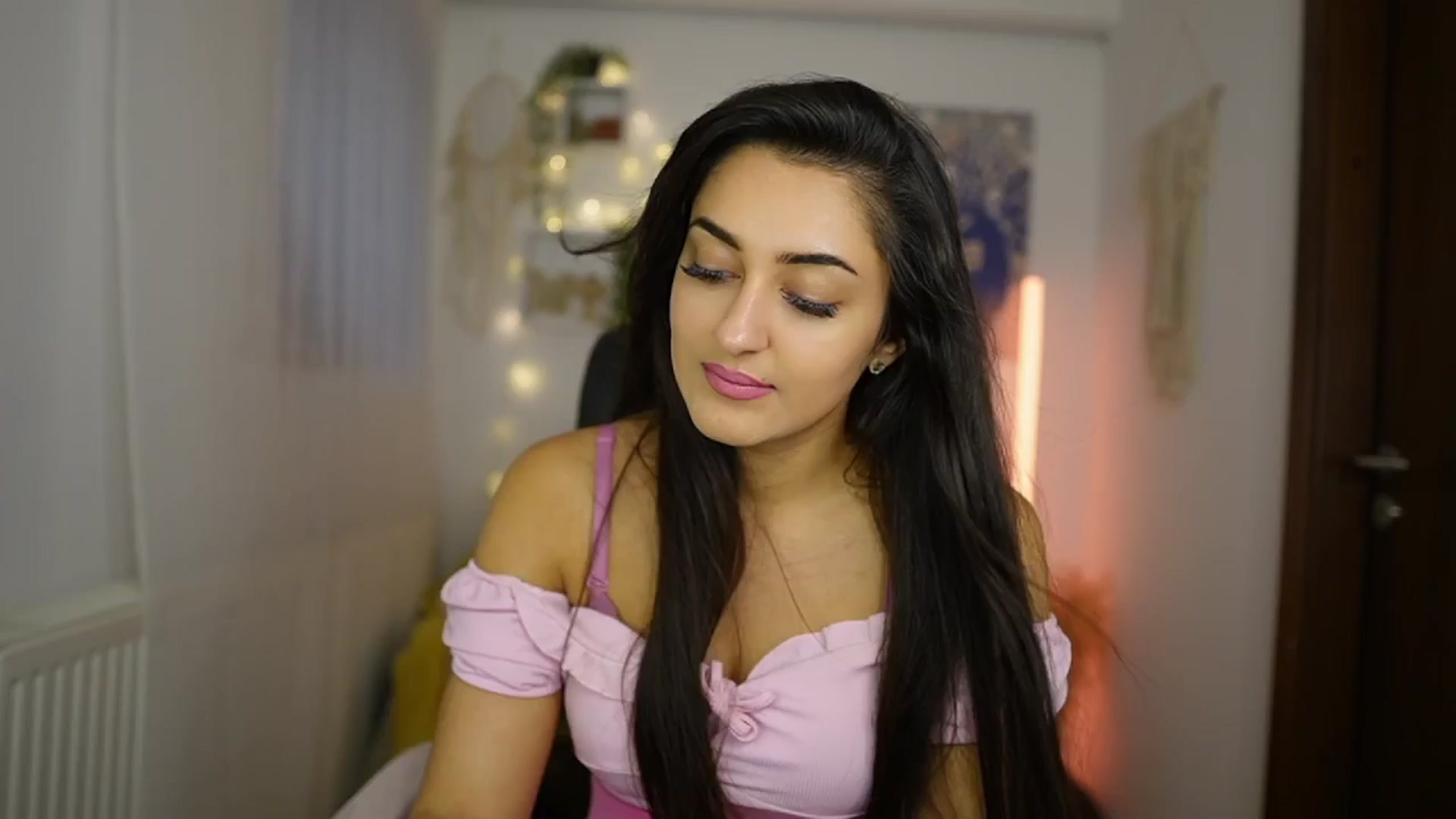 Gallery image thumbnail from Frida_Sante18's myfreecams stream on, 06/02/2024, 18:05 image 10 of 20