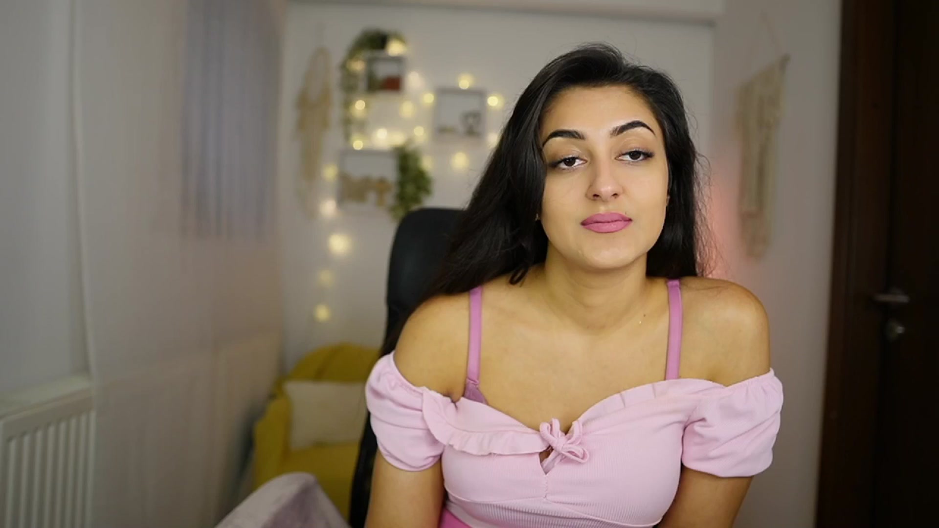 Gallery image thumbnail from Frida_Sante18's myfreecams stream on, 06/02/2024, 18:05 image 20 of 20