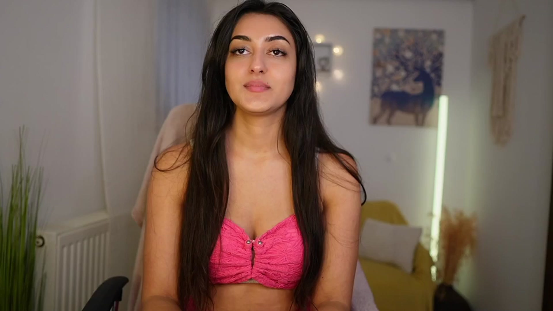 Gallery image thumbnail from Frida_Sante18's myfreecams stream on, 06/03/2024, 18:03 image 15 of 20