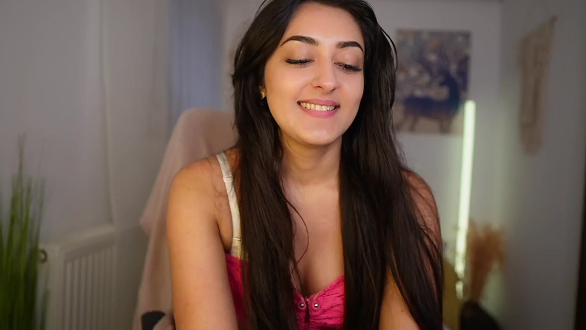 Gallery image thumbnail from Frida_Sante18's myfreecams stream on, 06/03/2024, 18:03 image 11 of 20