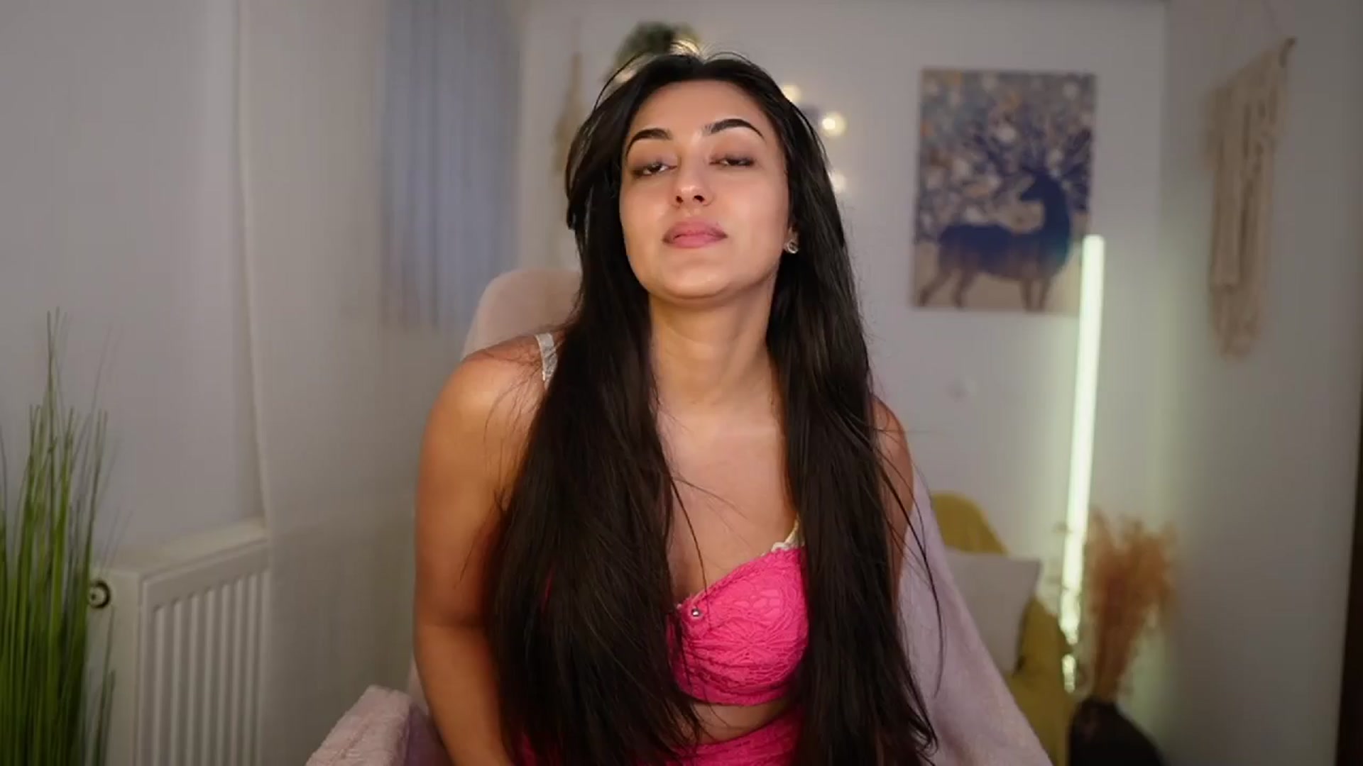 Gallery image thumbnail from Frida_Sante18's myfreecams stream on, 06/03/2024, 18:03 image 8 of 20