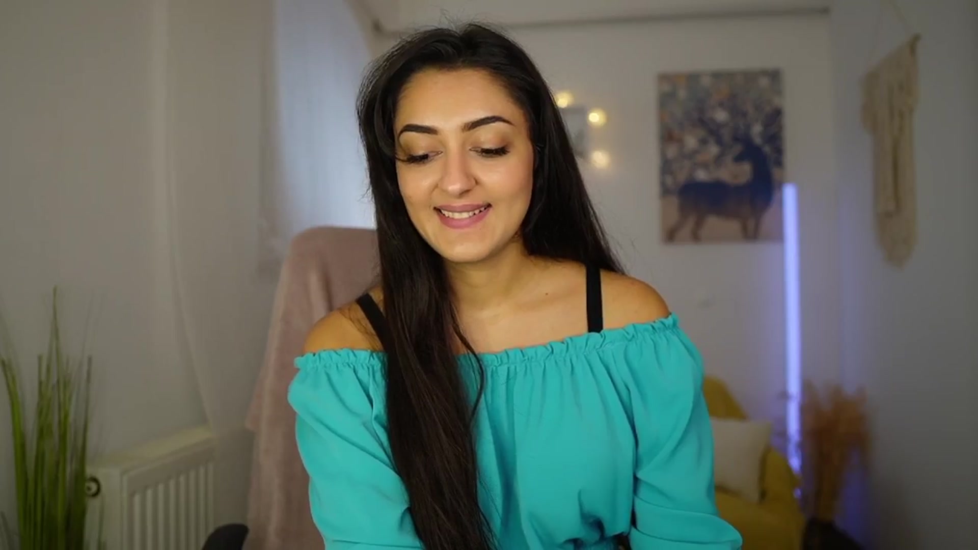 Gallery image thumbnail from Frida_Sante18's myfreecams stream on, 06/04/2024, 15:35 image 19 of 20