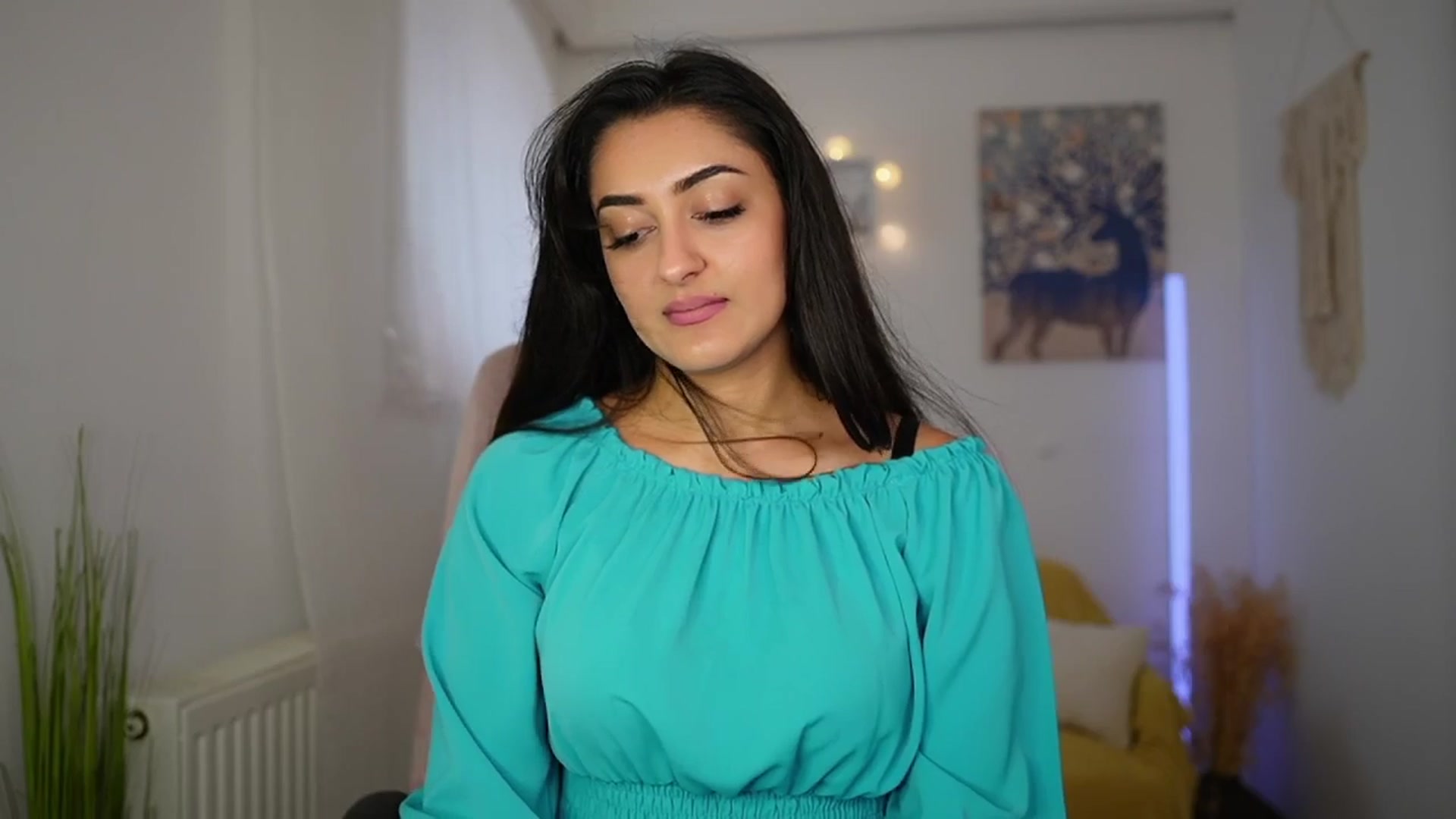 Gallery image thumbnail from Frida_Sante18's myfreecams stream on, 06/04/2024, 15:35 image 11 of 20