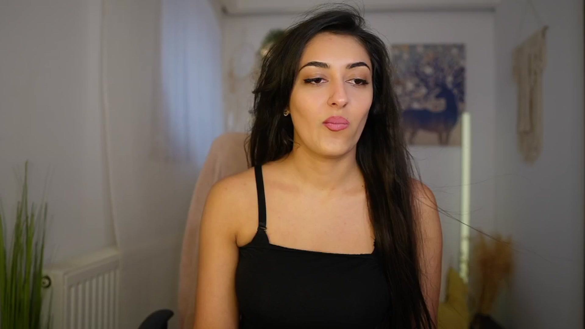 Gallery image thumbnail from Frida_Sante18's myfreecams stream on, 06/06/2024, 13:41 image 18 of 20