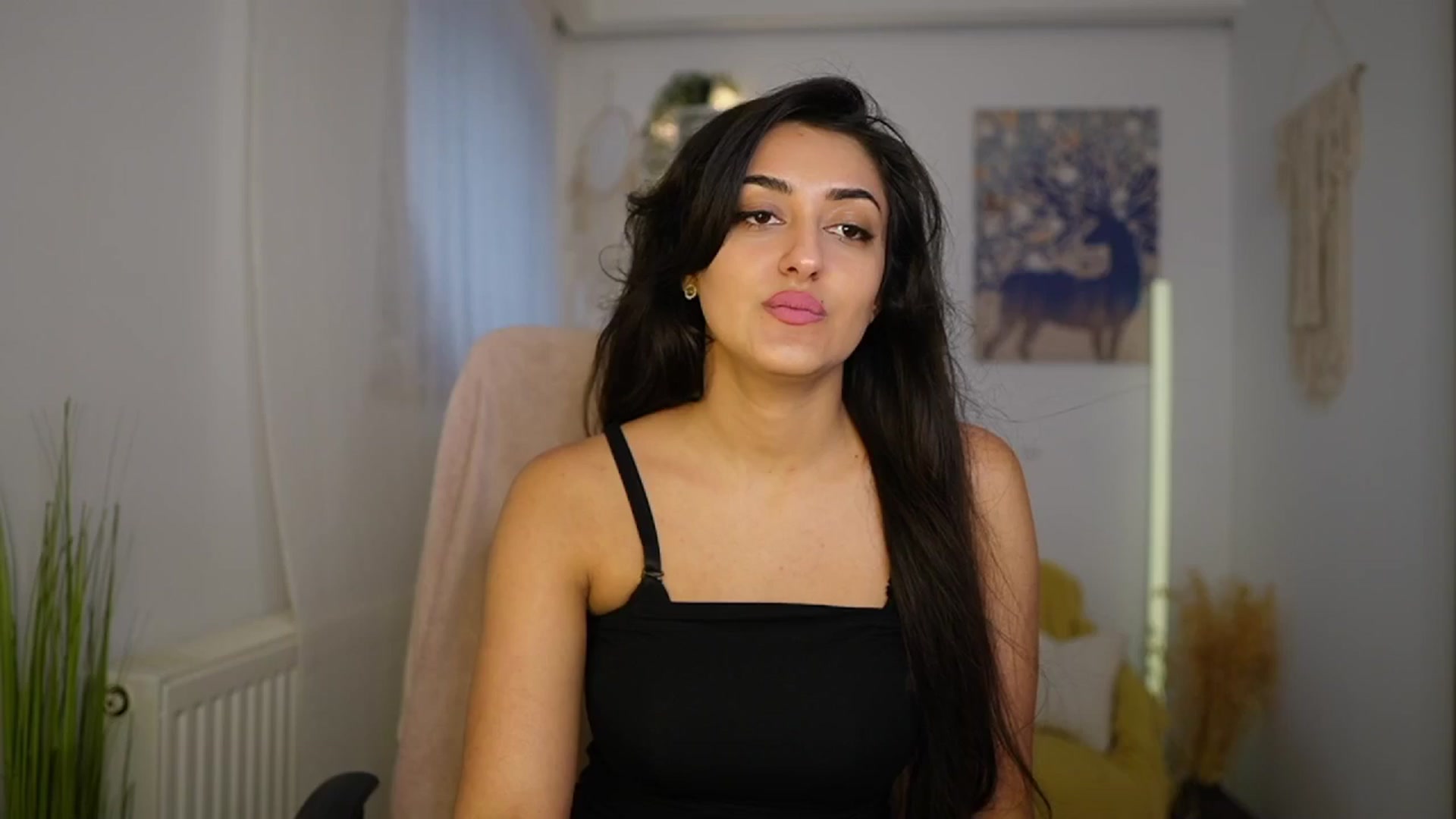 Gallery image thumbnail from Frida_Sante18's myfreecams stream on, 06/06/2024, 16:58 image 17 of 20