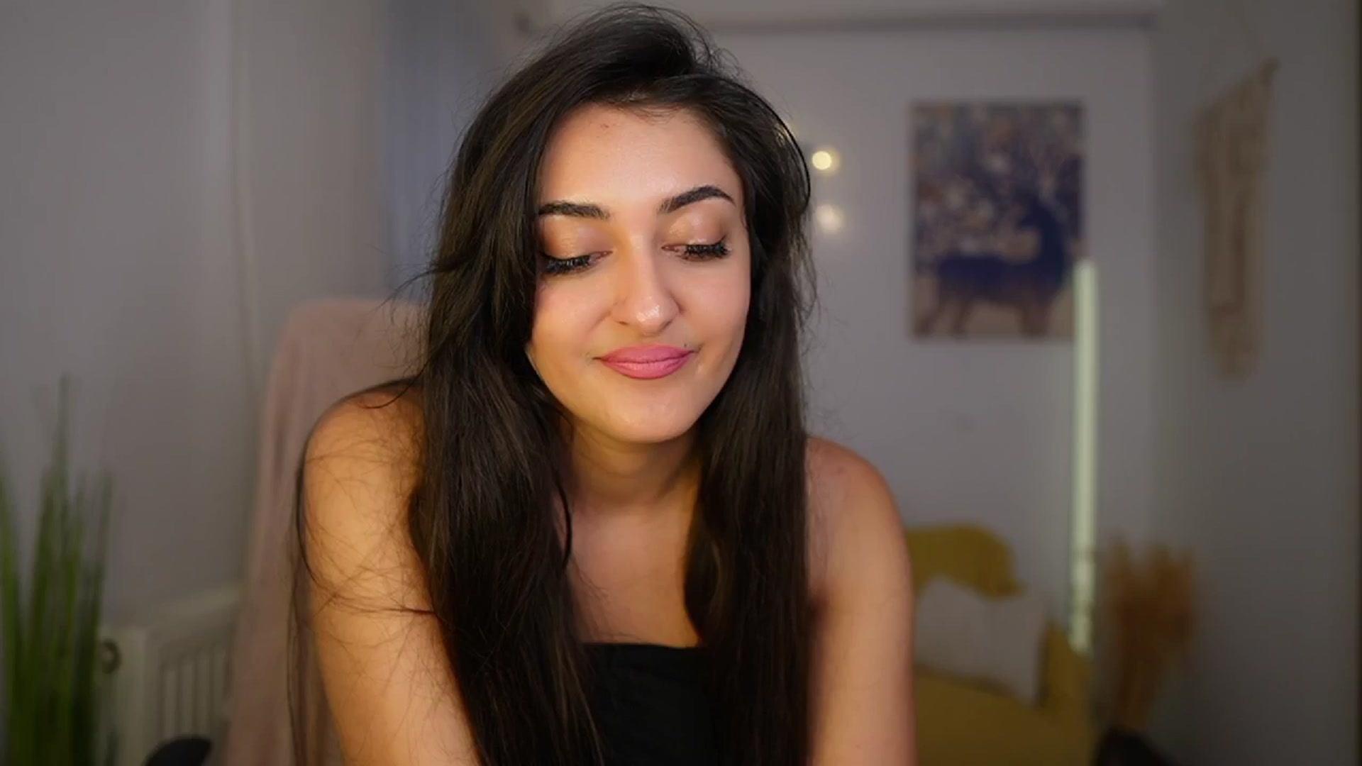 Gallery image thumbnail from Frida_Sante18's myfreecams stream on, 06/06/2024, 18:03 image 20 of 20