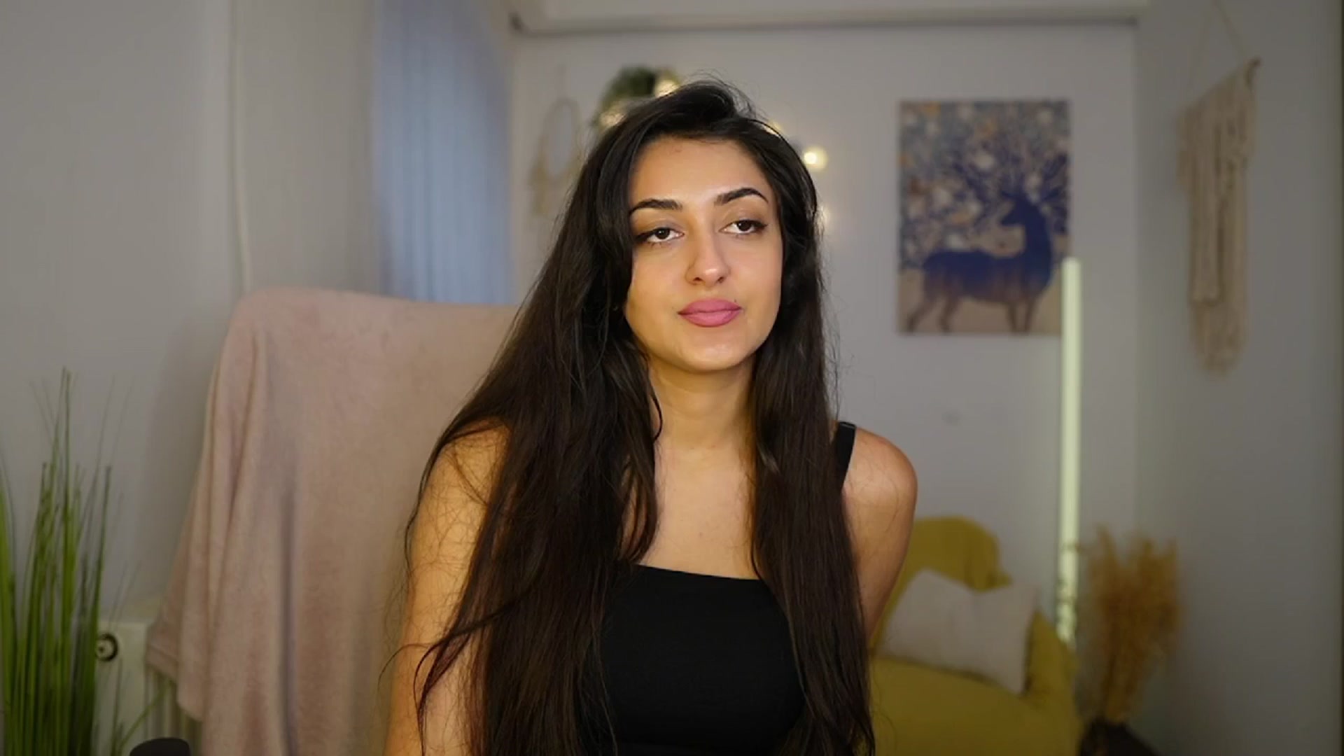 Gallery image thumbnail from Frida_Sante18's myfreecams stream on, 06/06/2024, 18:03 image 3 of 20