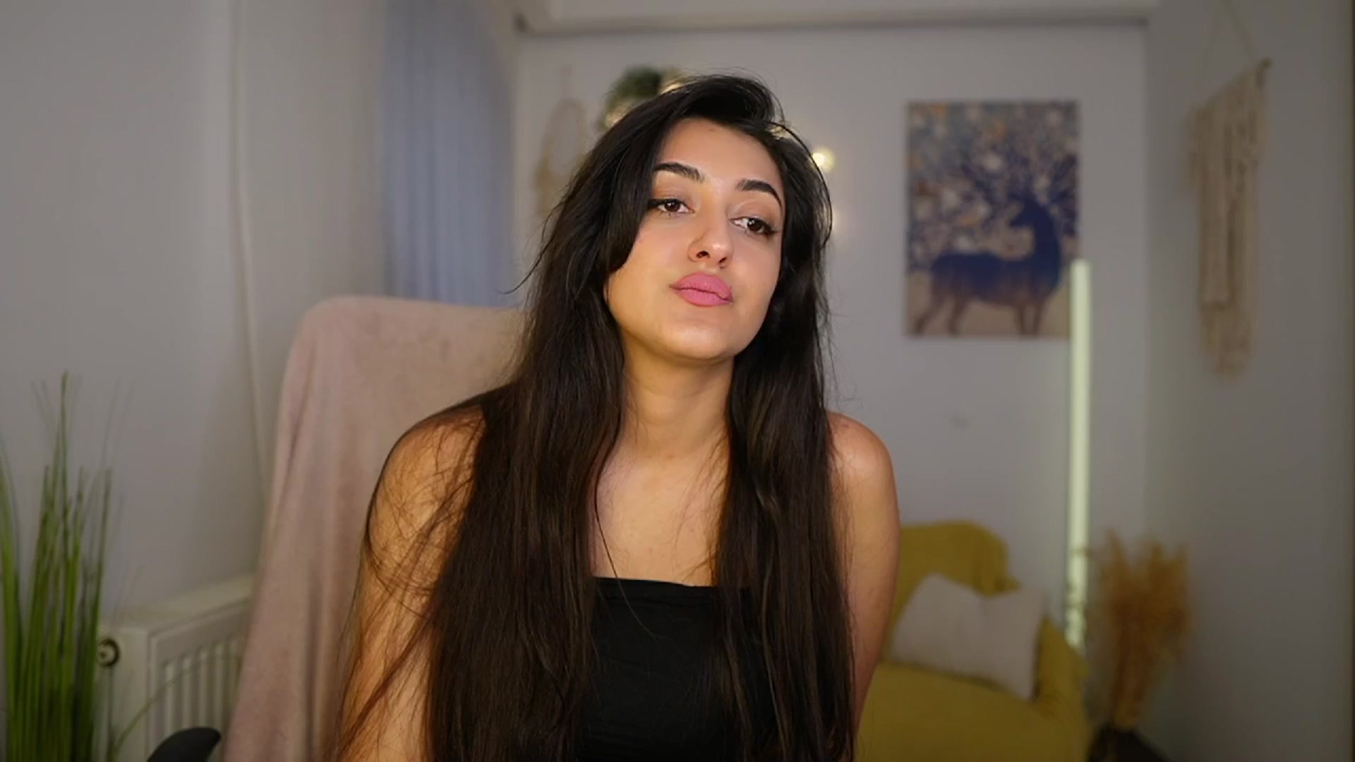 Gallery image thumbnail from Frida_Sante18's myfreecams stream on, 06/06/2024, 18:03 image 14 of 20