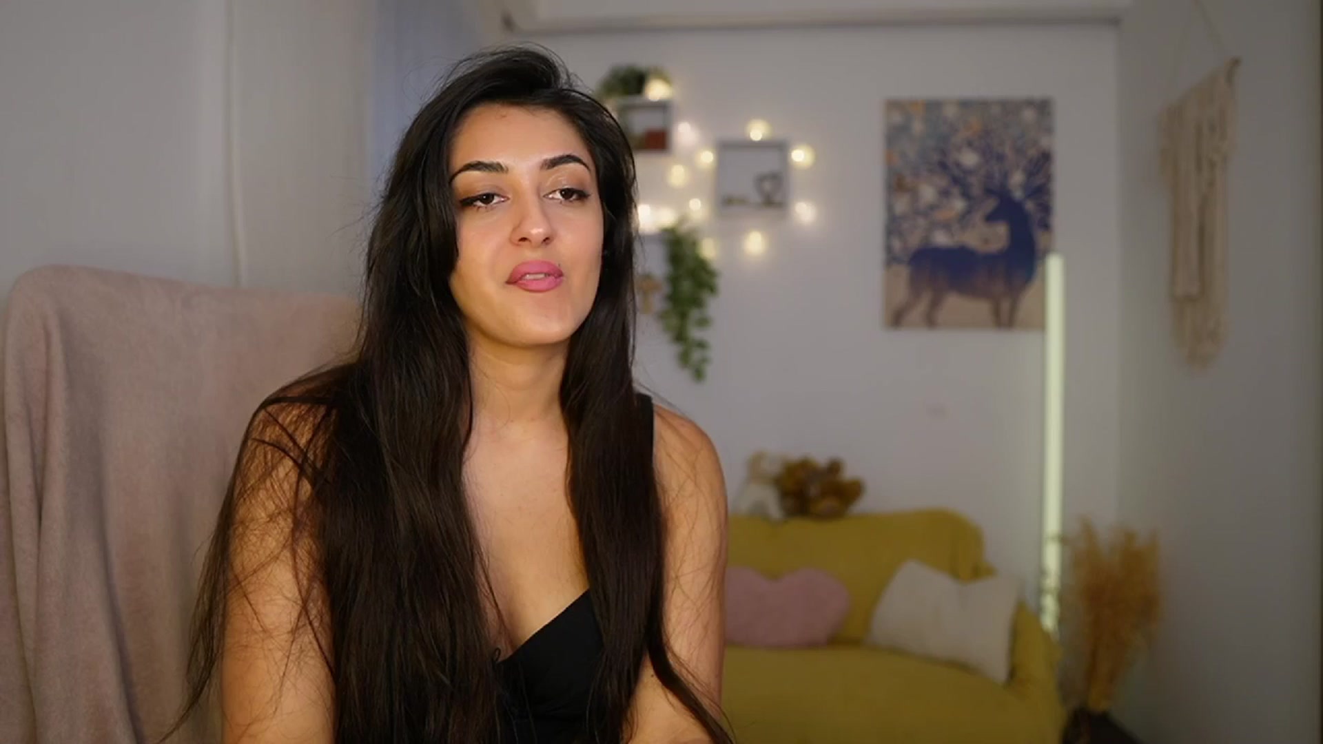 Gallery image thumbnail from Frida_Sante18's myfreecams stream on, 06/06/2024, 18:03 image 9 of 20